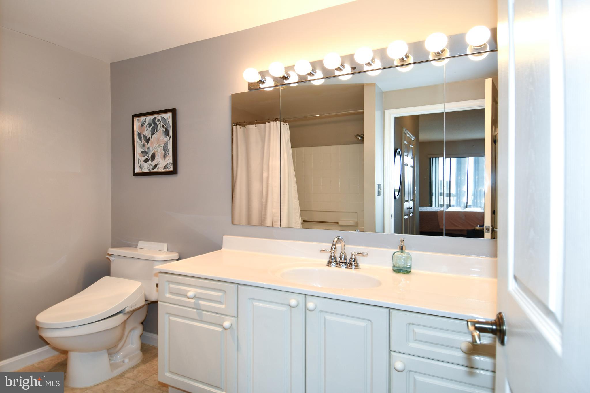 LEISURE WORLD - Residential