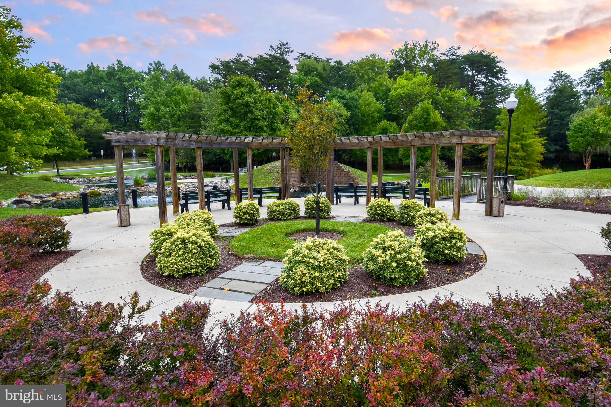 LEISURE WORLD - Residential