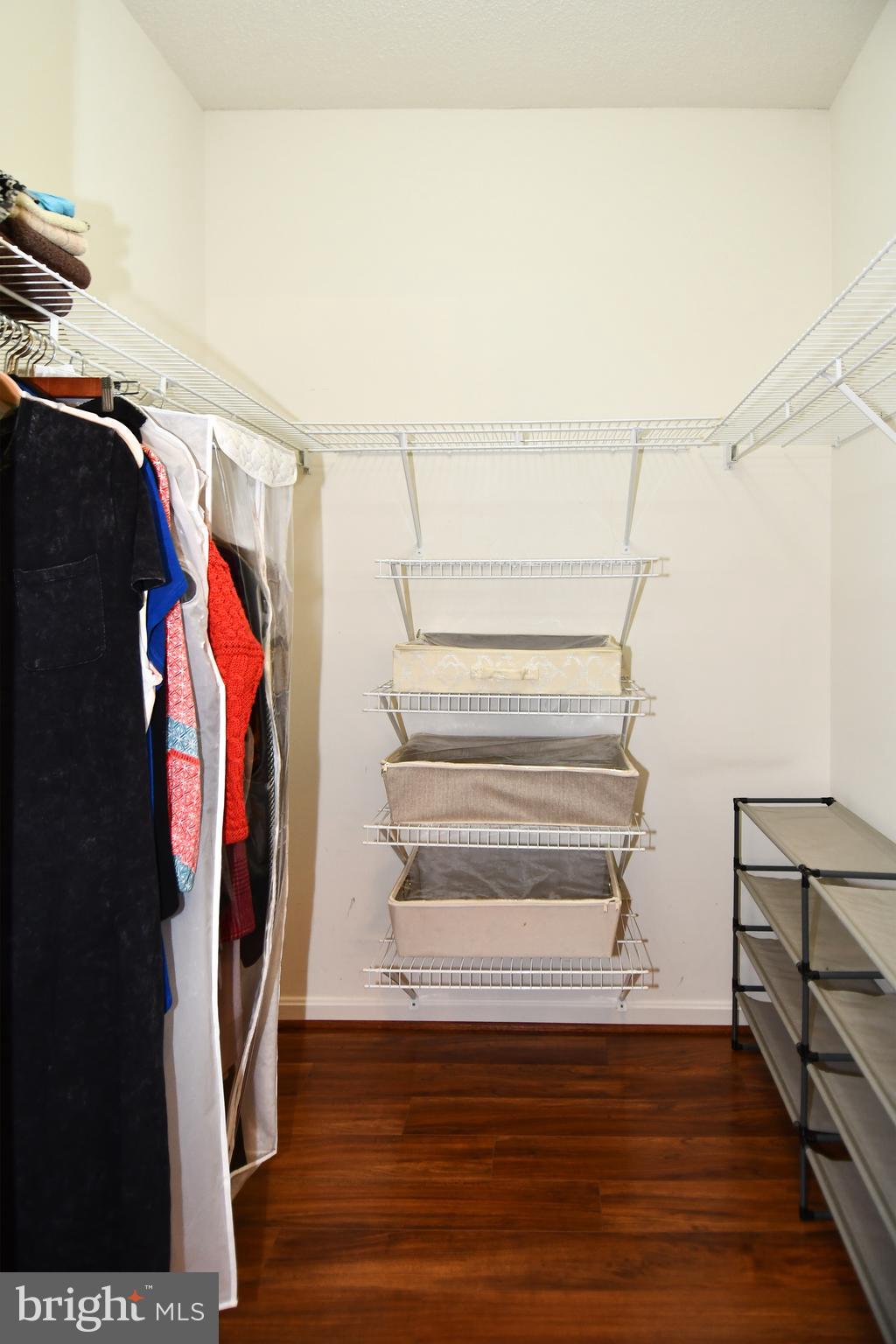 LEISURE WORLD - Residential