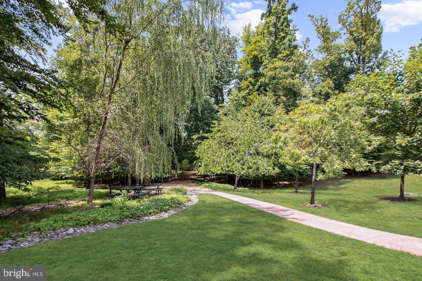 LEISURE WORLD - Residential