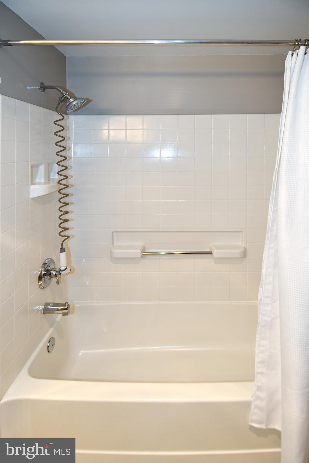 LEISURE WORLD - Residential