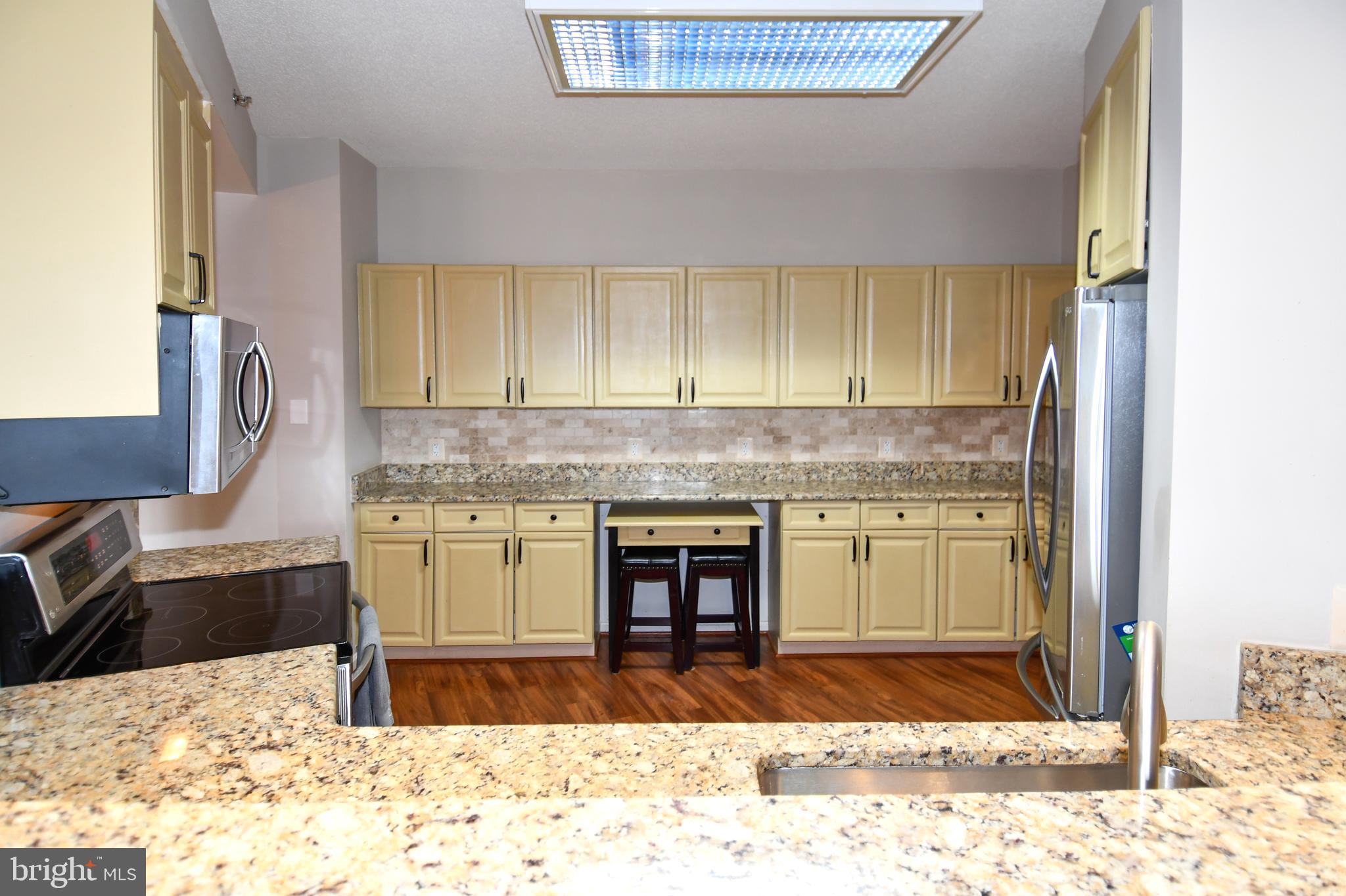 LEISURE WORLD - Residential