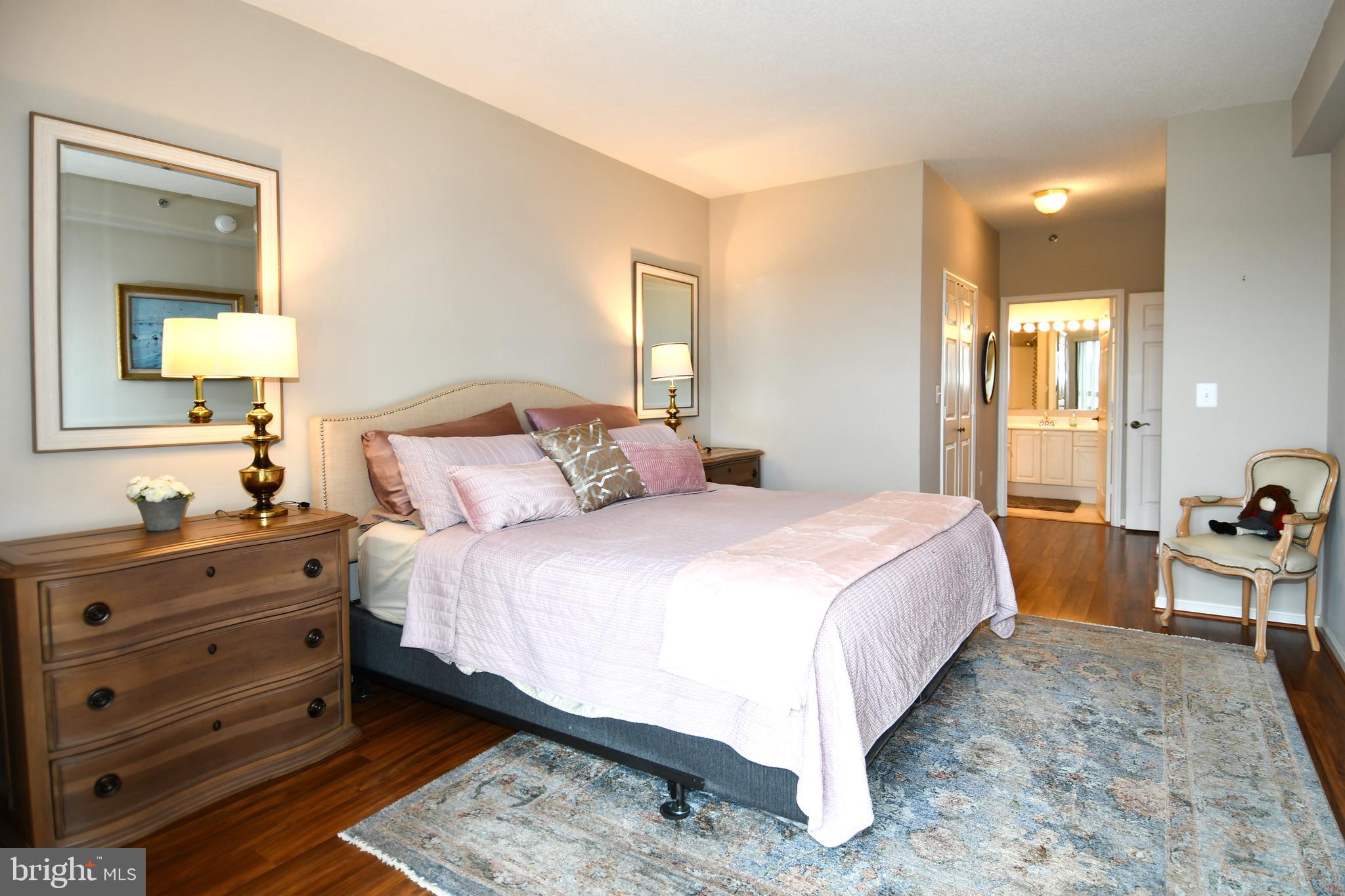 LEISURE WORLD - Residential