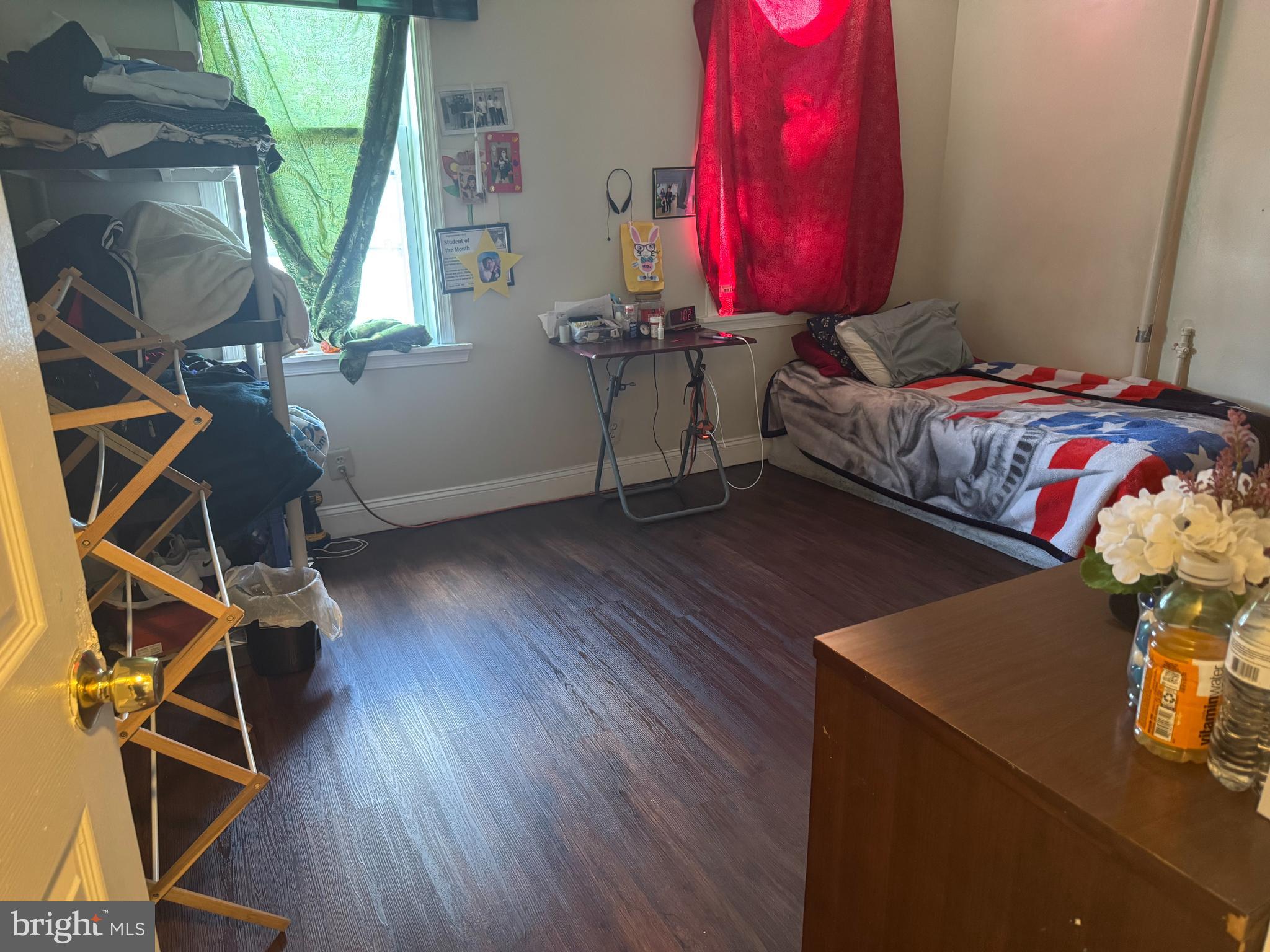 ELLWOOD PARK - Residential