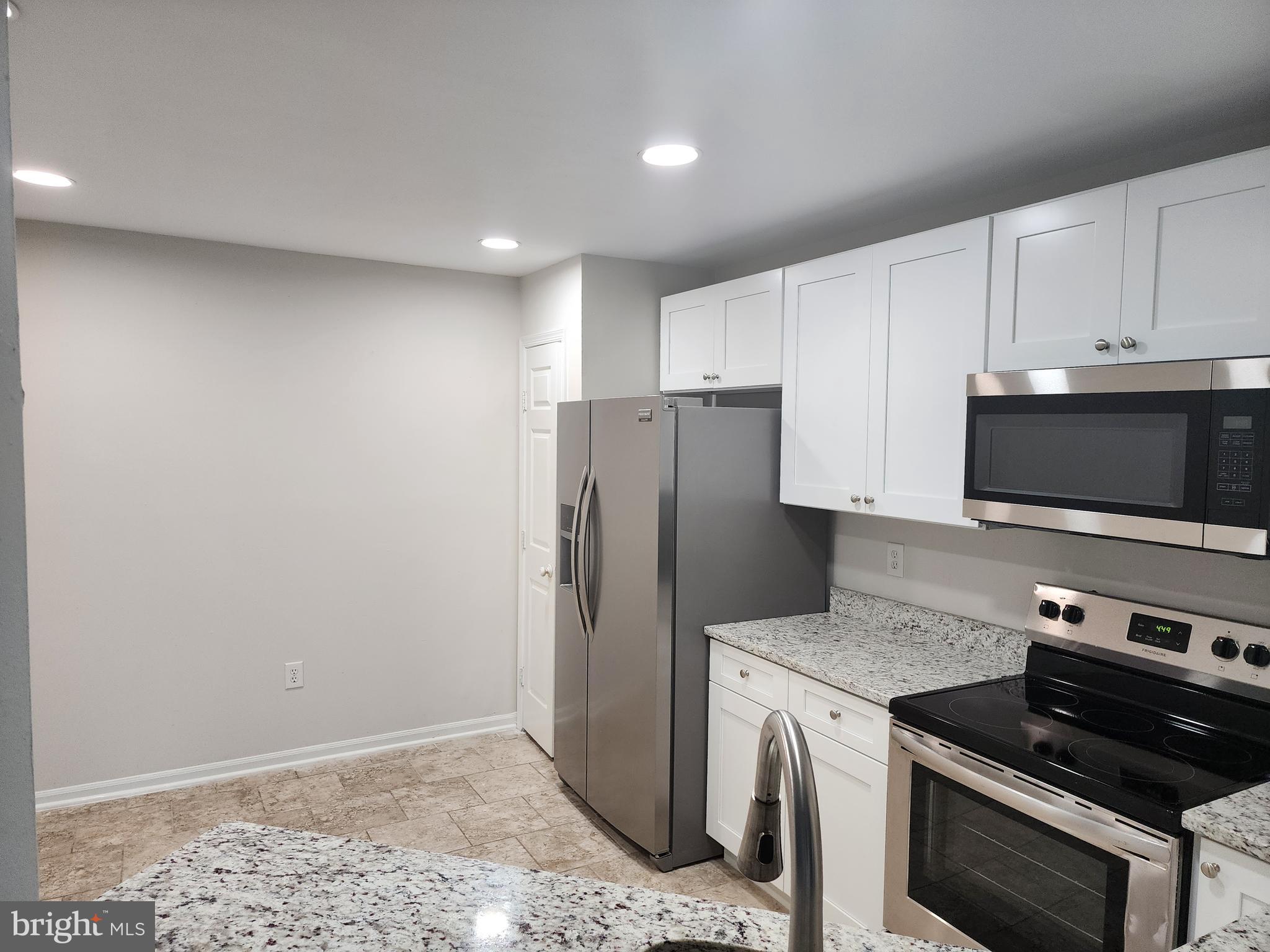 GABLES AT GUNSTON - Residential Lease