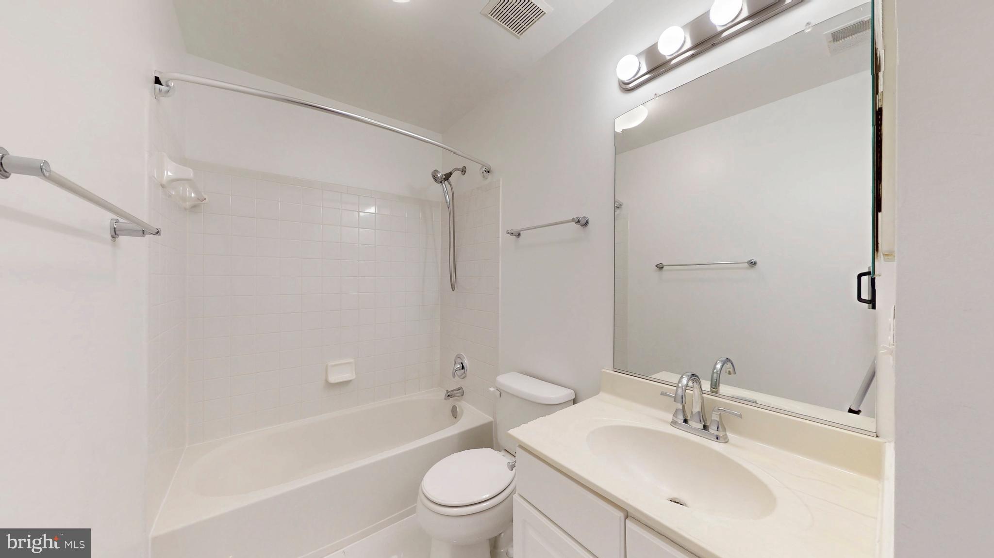 GREAT FALLS CHASE - Residential Lease