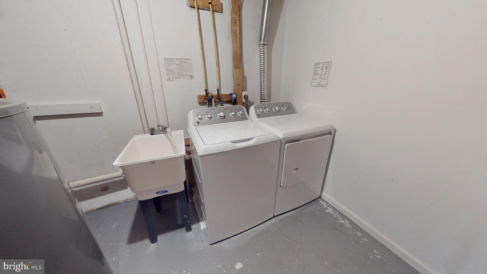 GREAT FALLS CHASE - Residential Lease