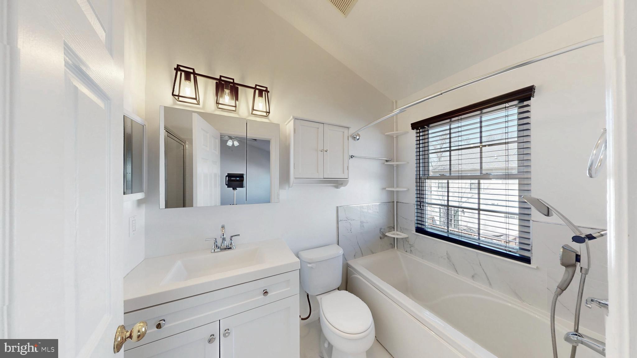 GREAT FALLS CHASE - Residential Lease