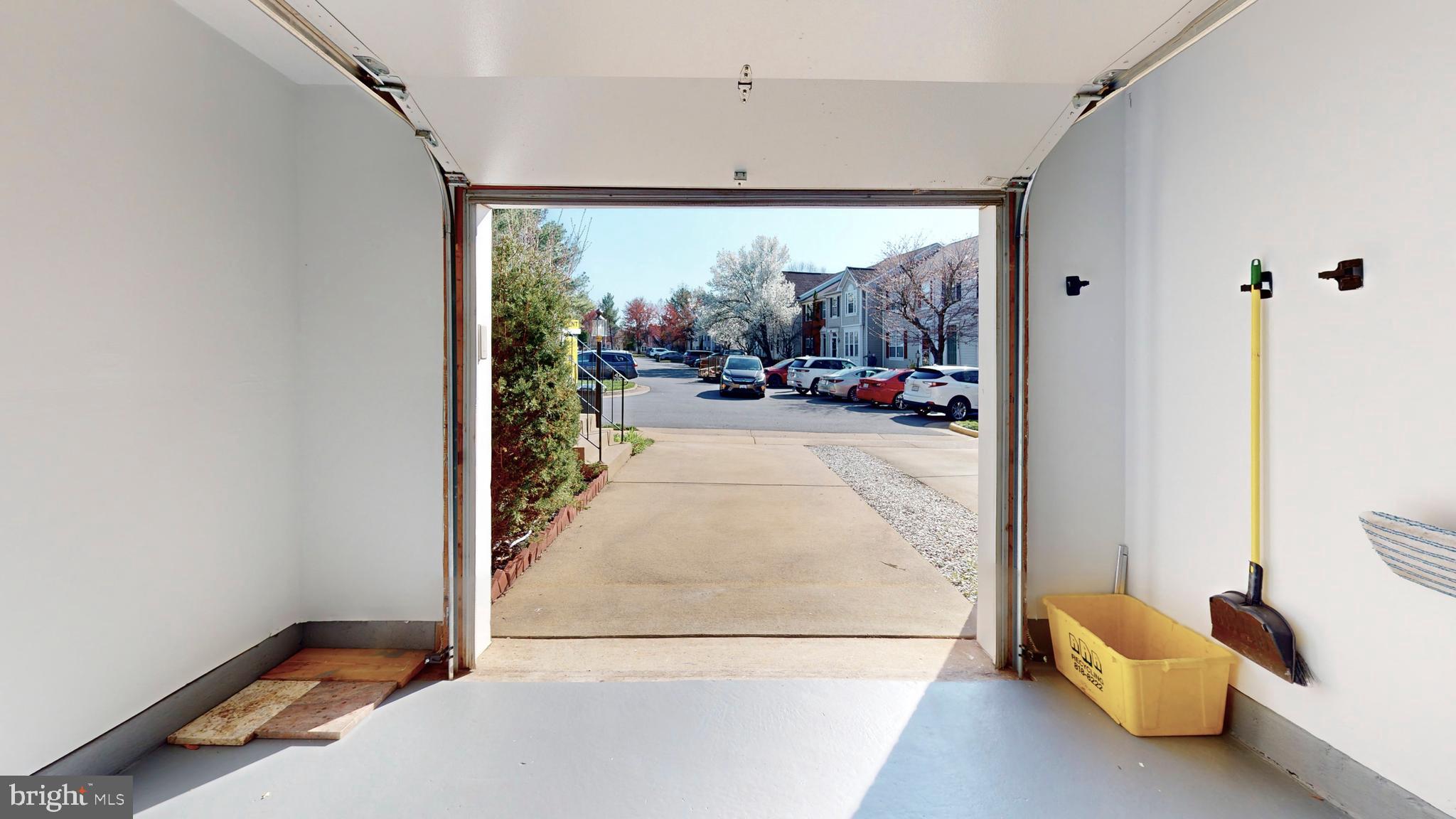 GREAT FALLS CHASE - Residential Lease