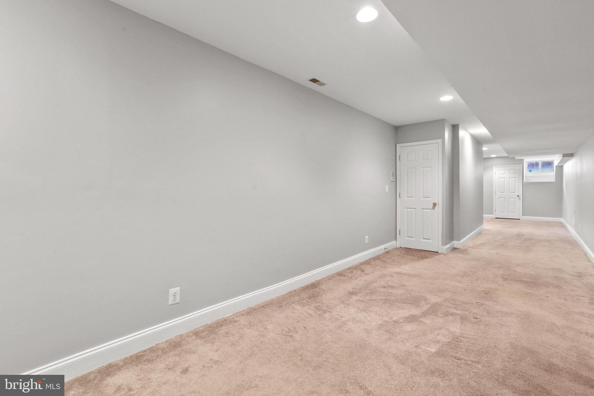 LOCUST POINT - Residential