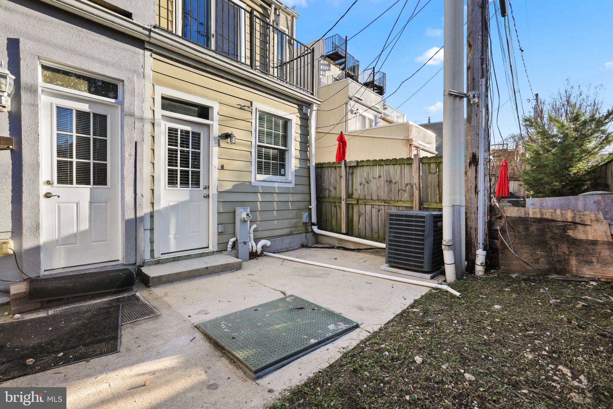 LOCUST POINT - Residential