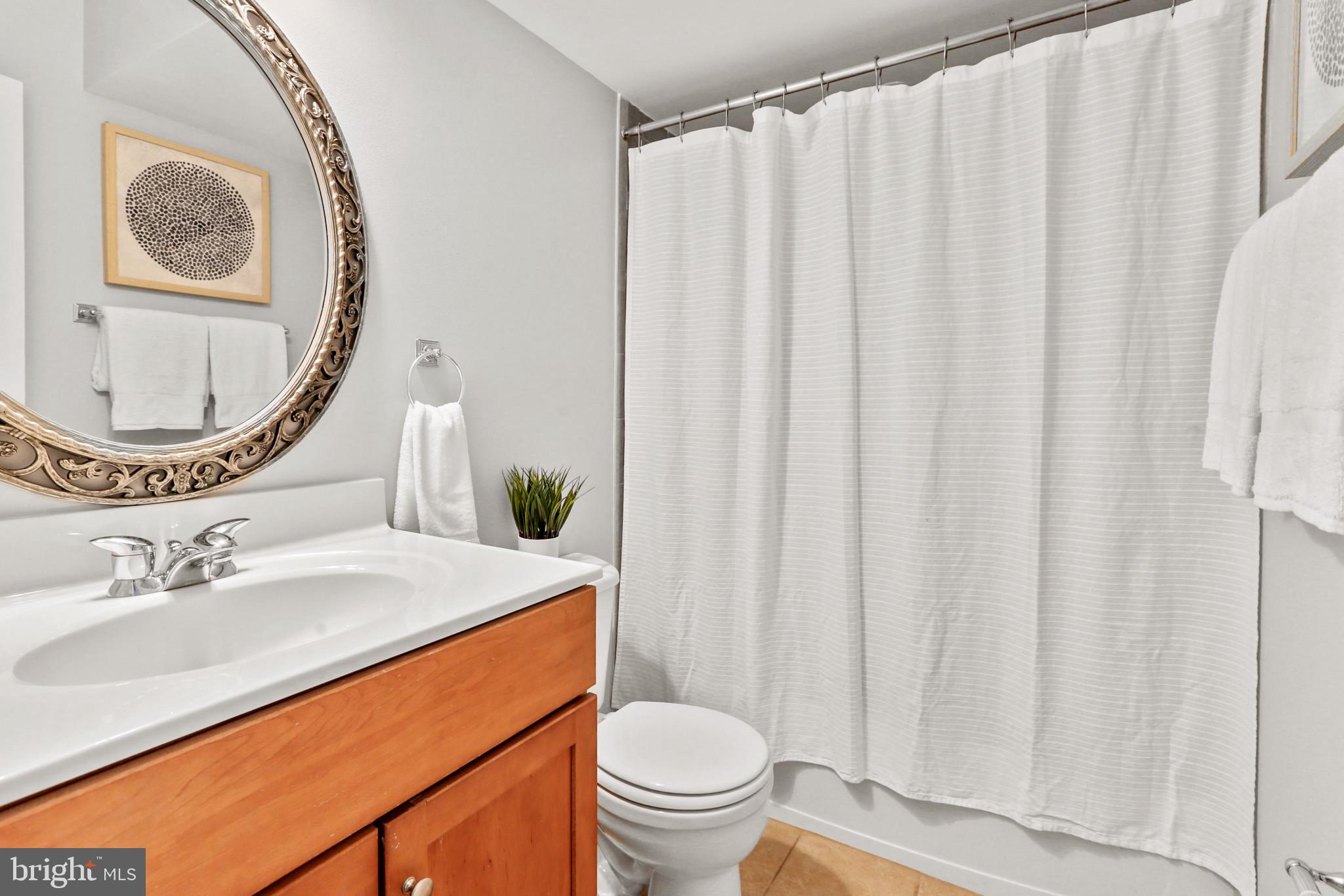 LOCUST POINT - Residential