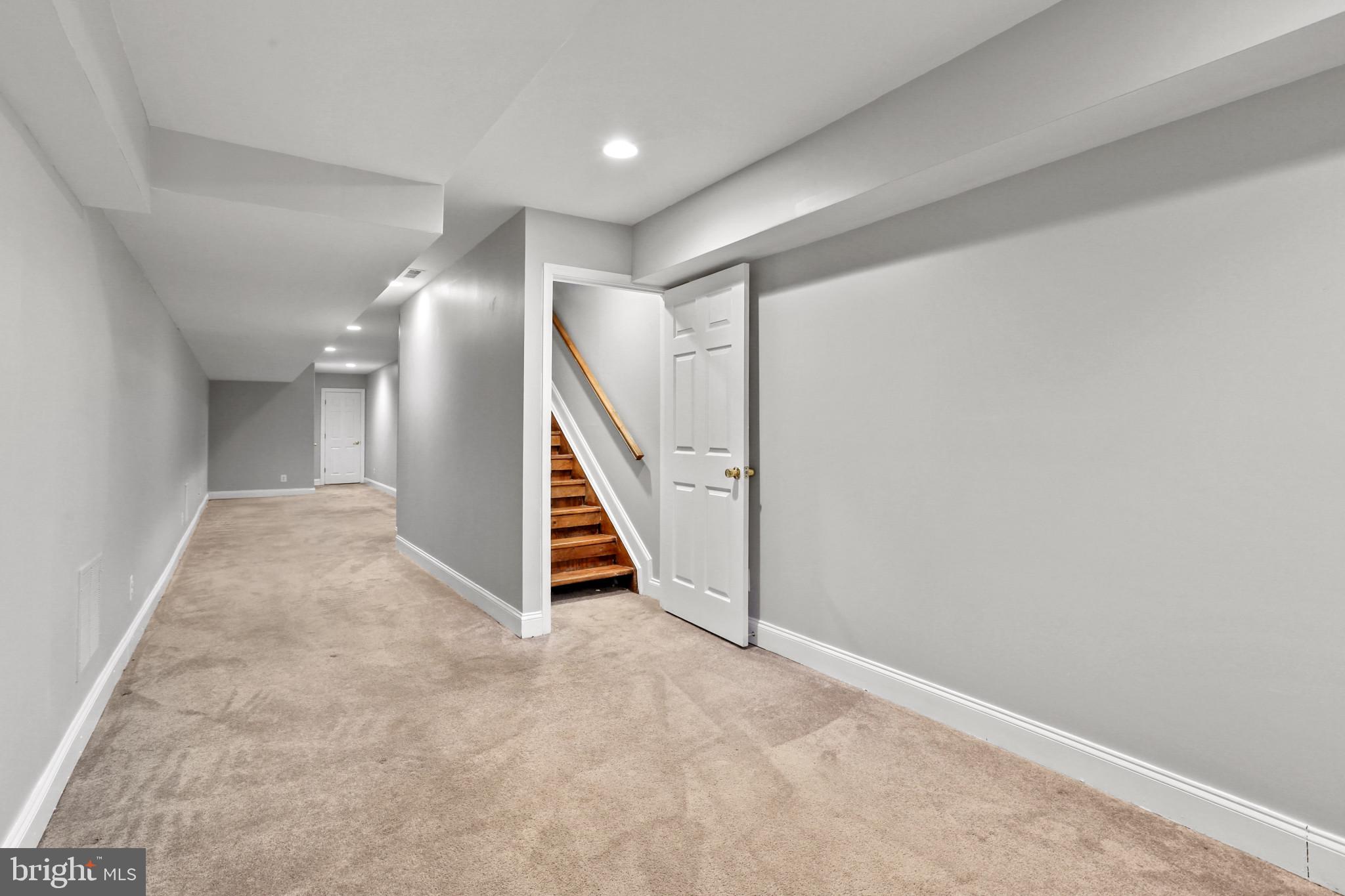 LOCUST POINT - Residential