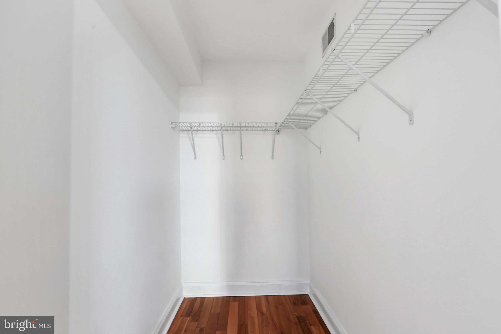 LOCUST POINT - Residential