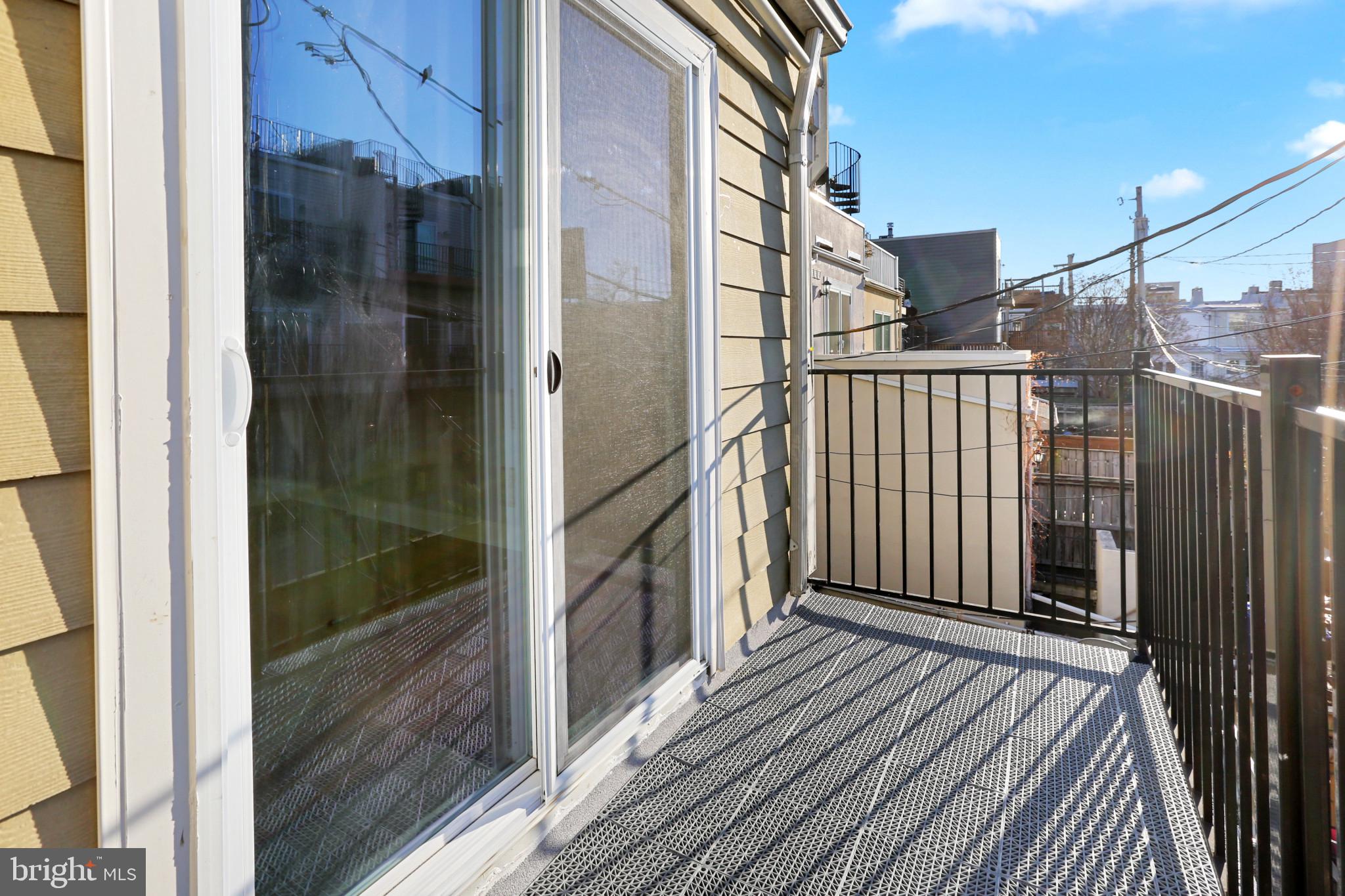 LOCUST POINT - Residential