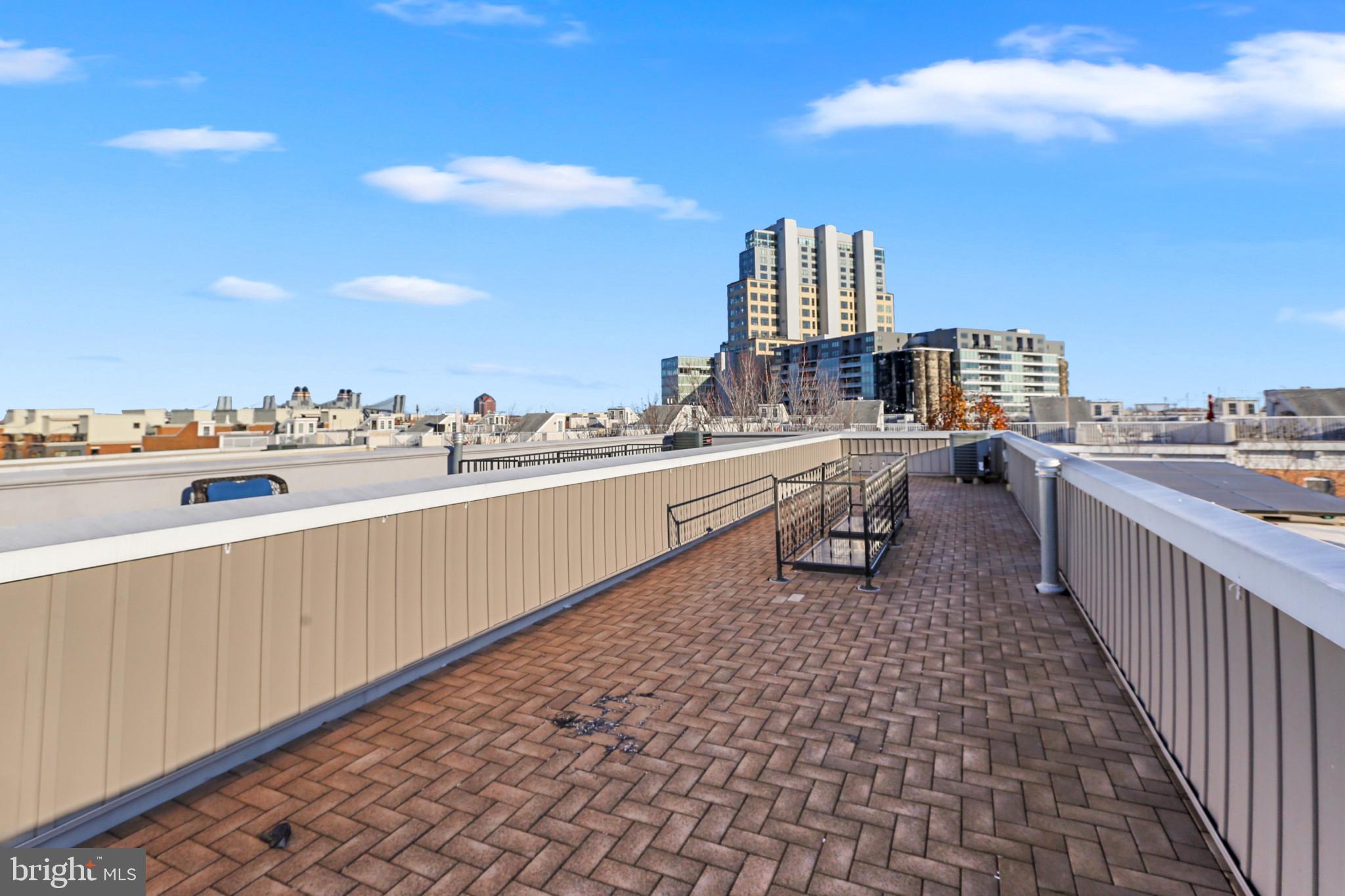 LOCUST POINT - Residential