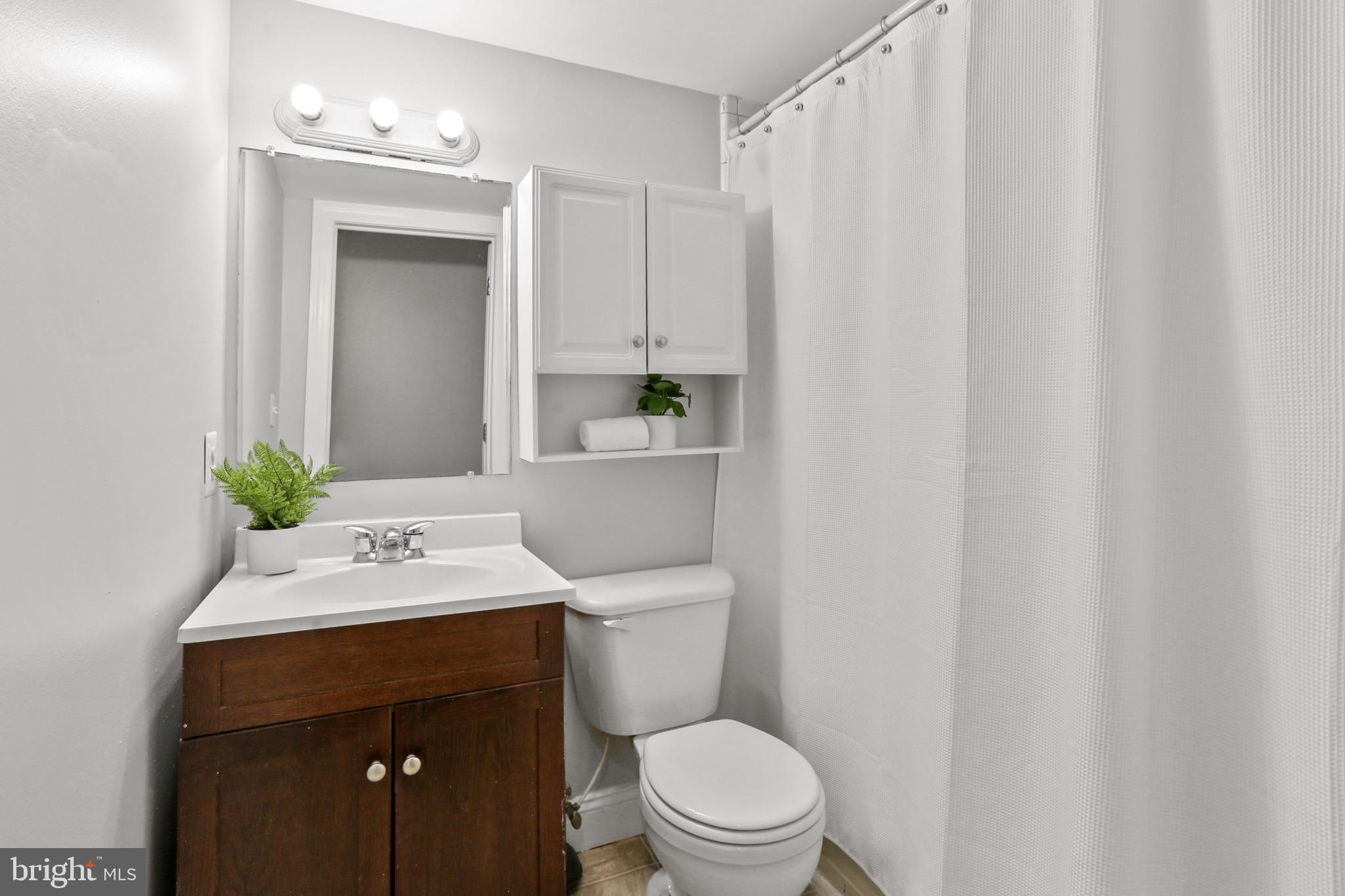 LOCUST POINT - Residential