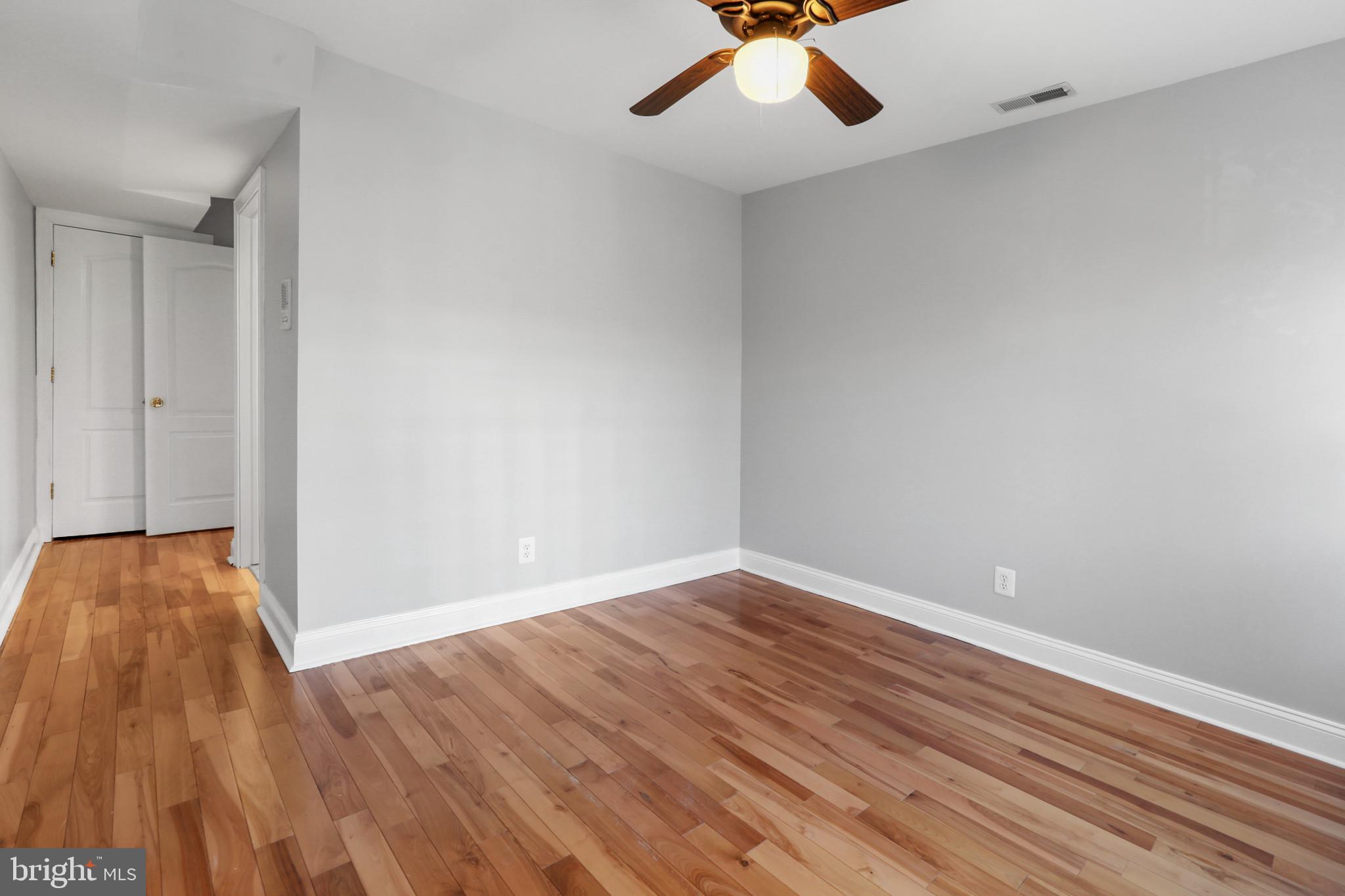 LOCUST POINT - Residential