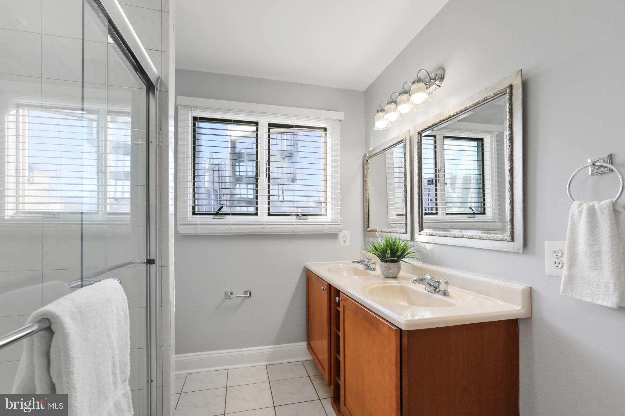 LOCUST POINT - Residential