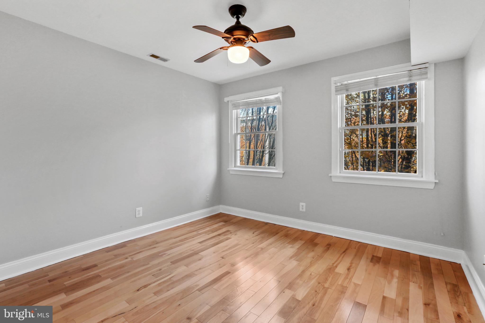 LOCUST POINT - Residential