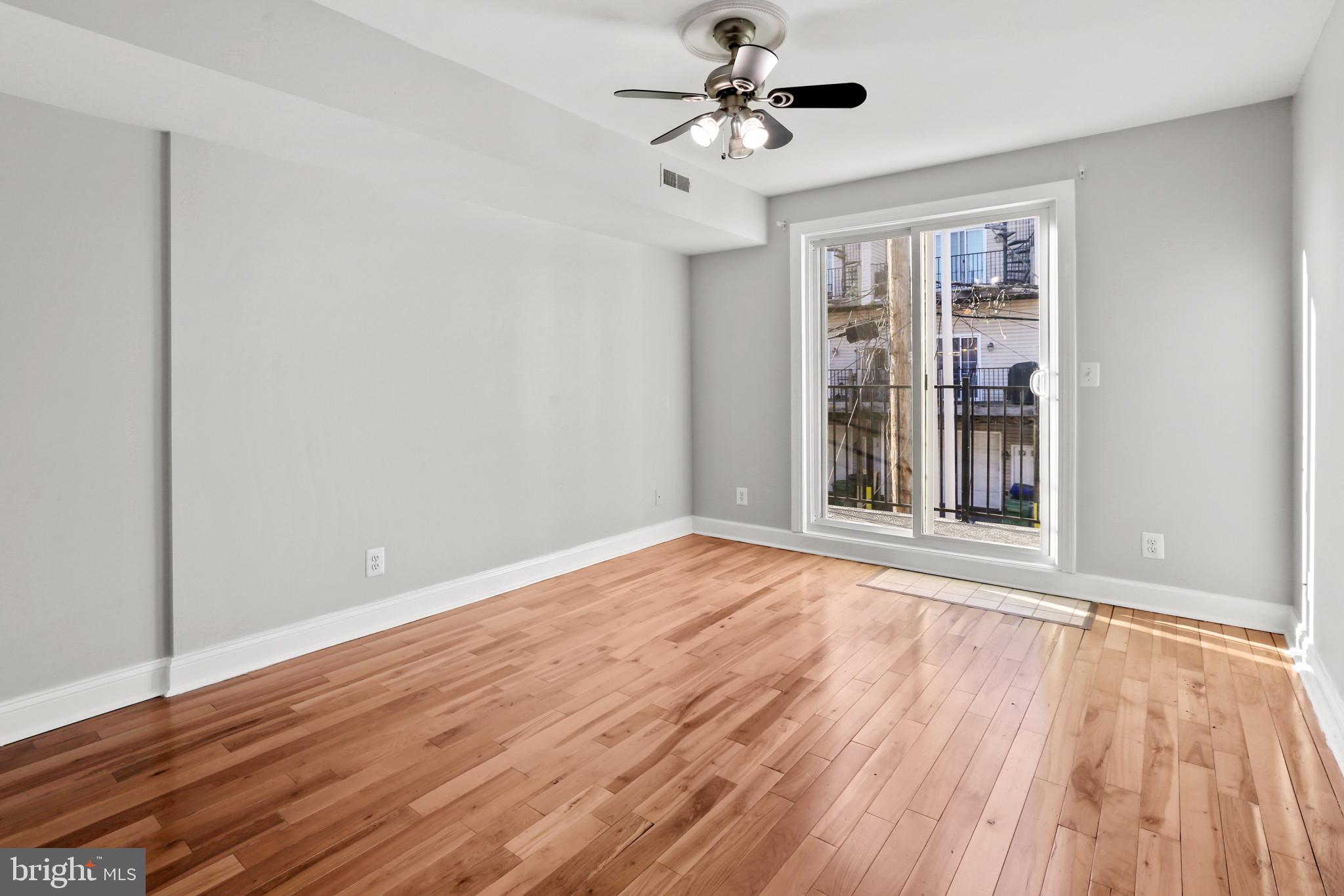 LOCUST POINT - Residential