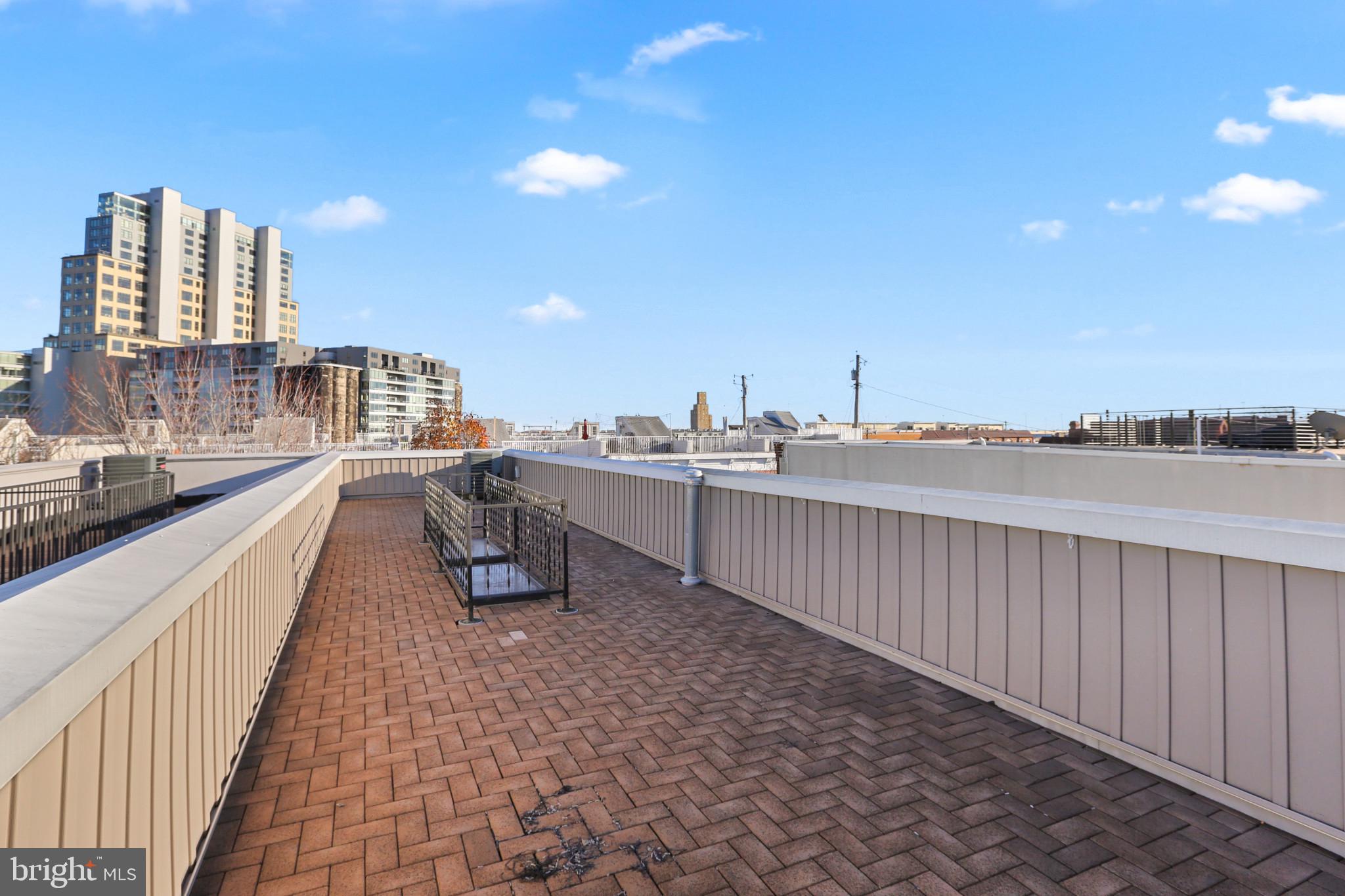 LOCUST POINT - Residential