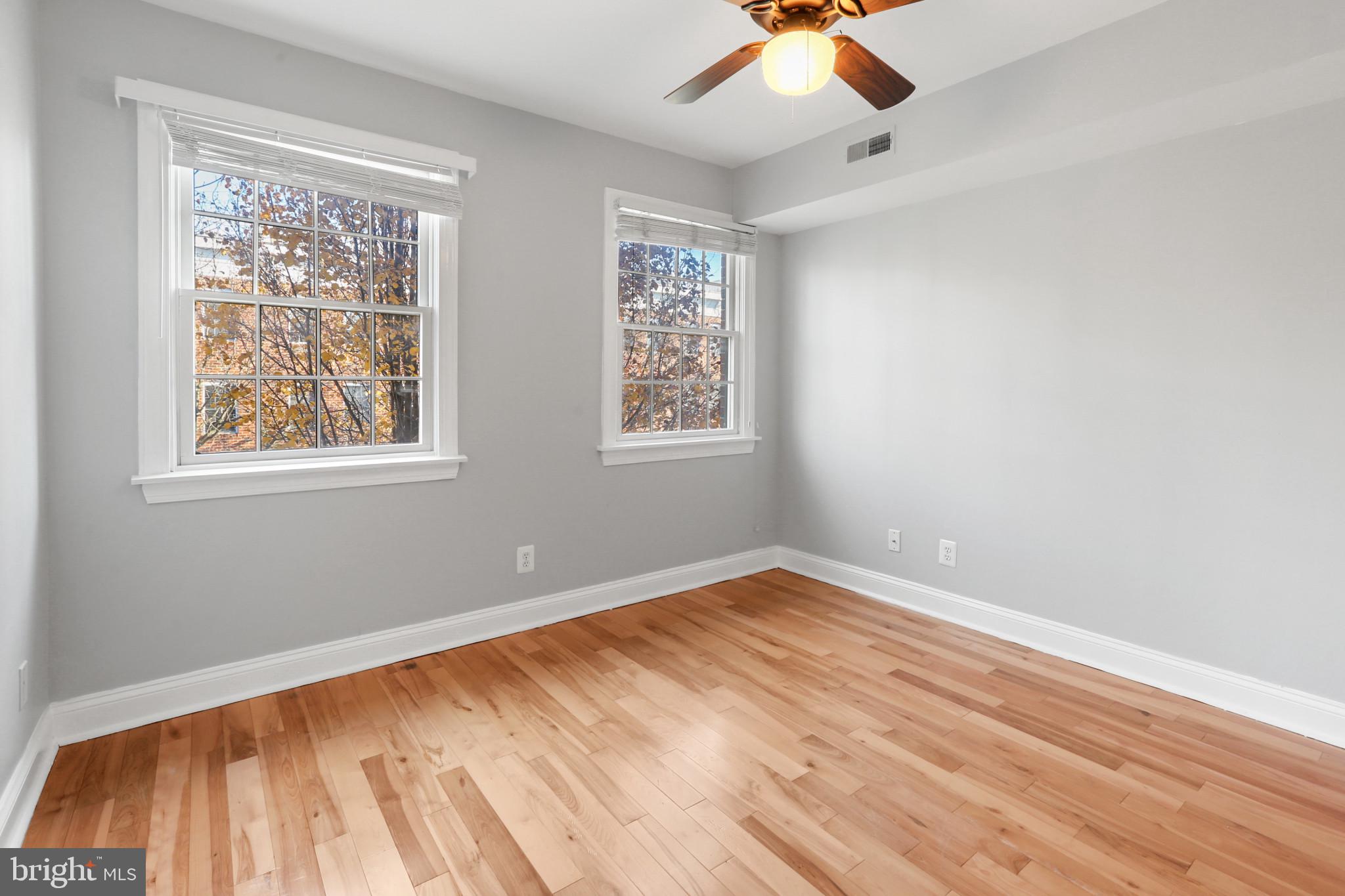 LOCUST POINT - Residential