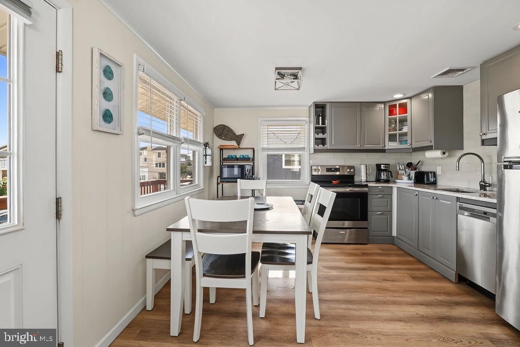 4 E 52ND STREET