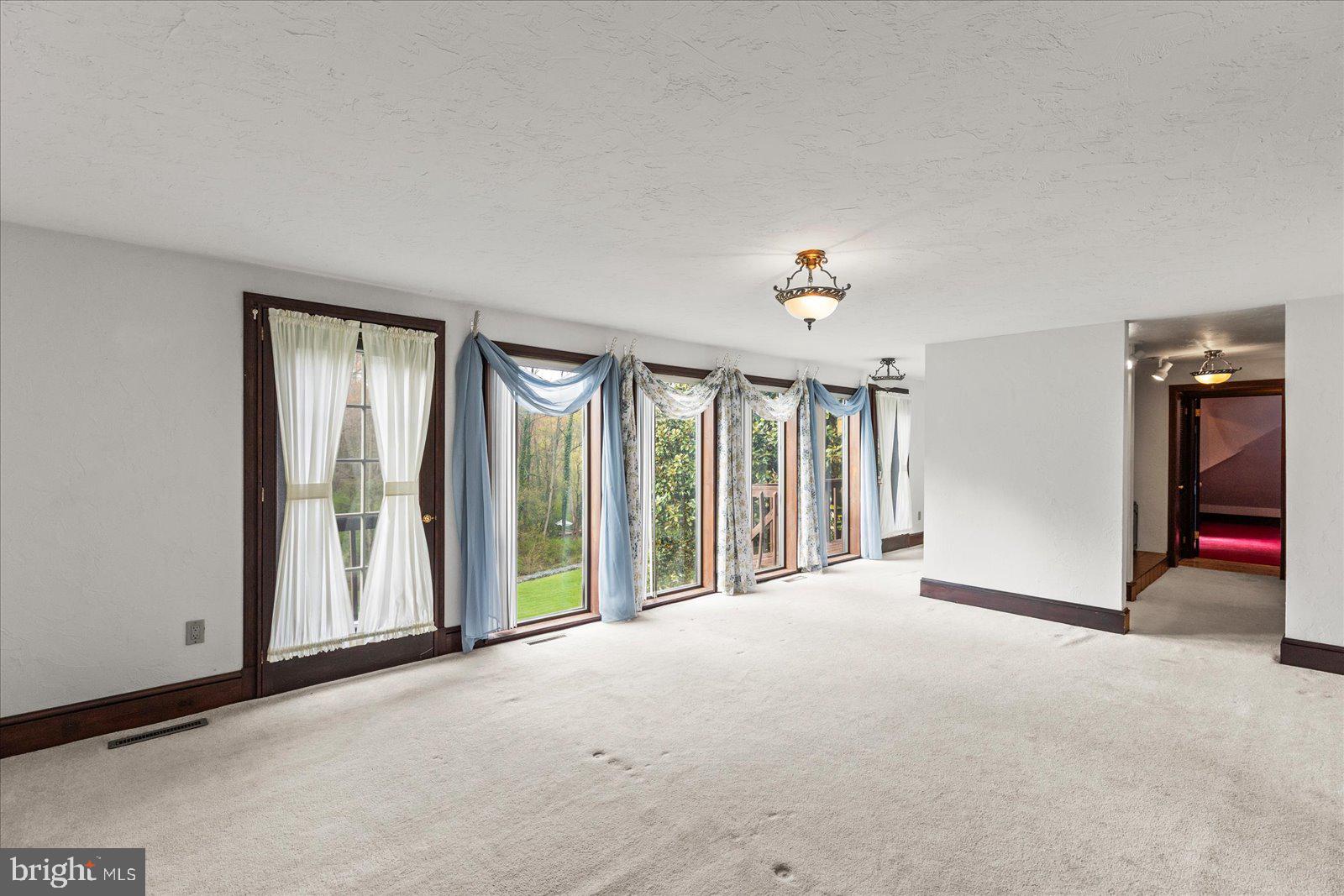 YORK TWP - Residential