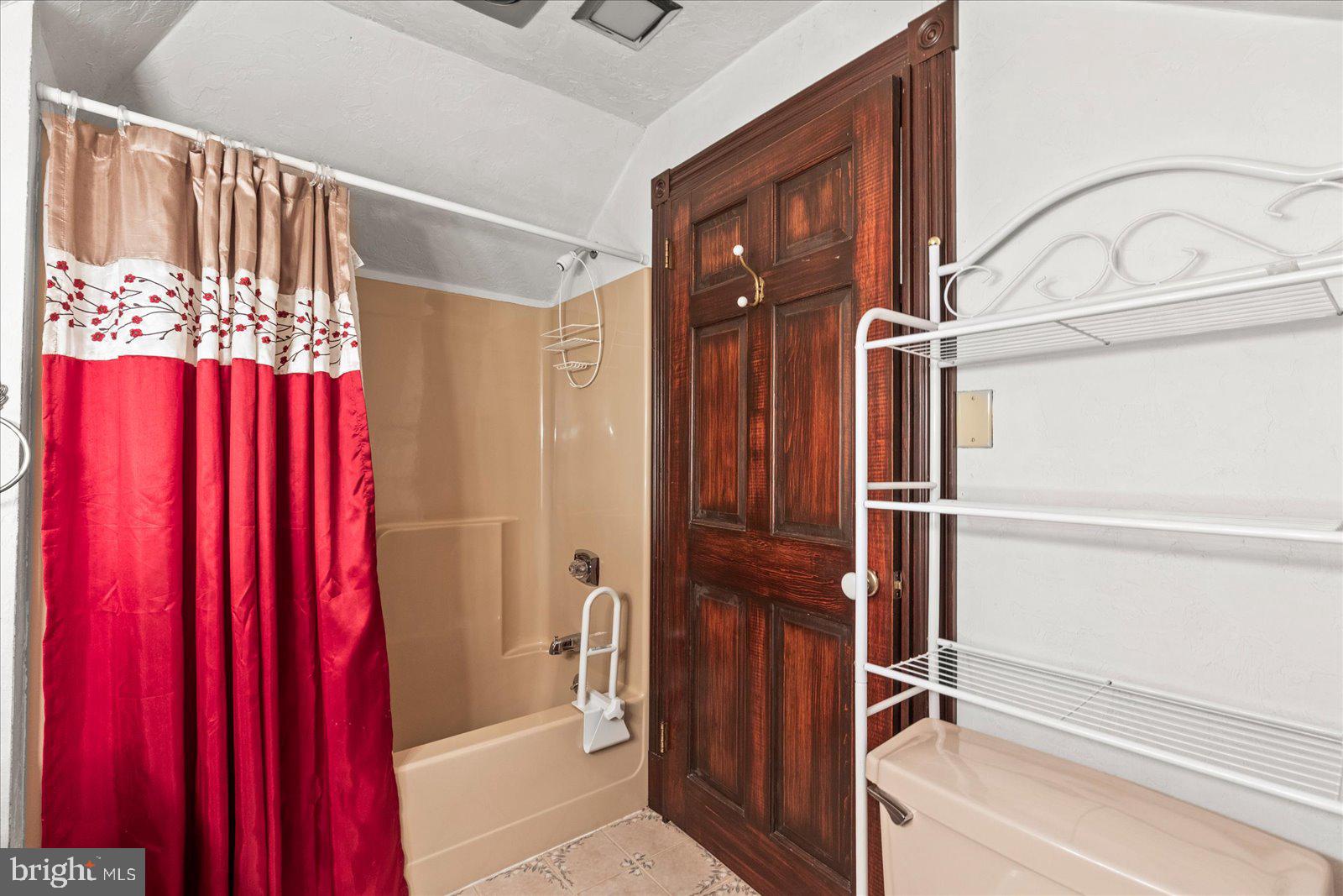 YORK TWP - Residential