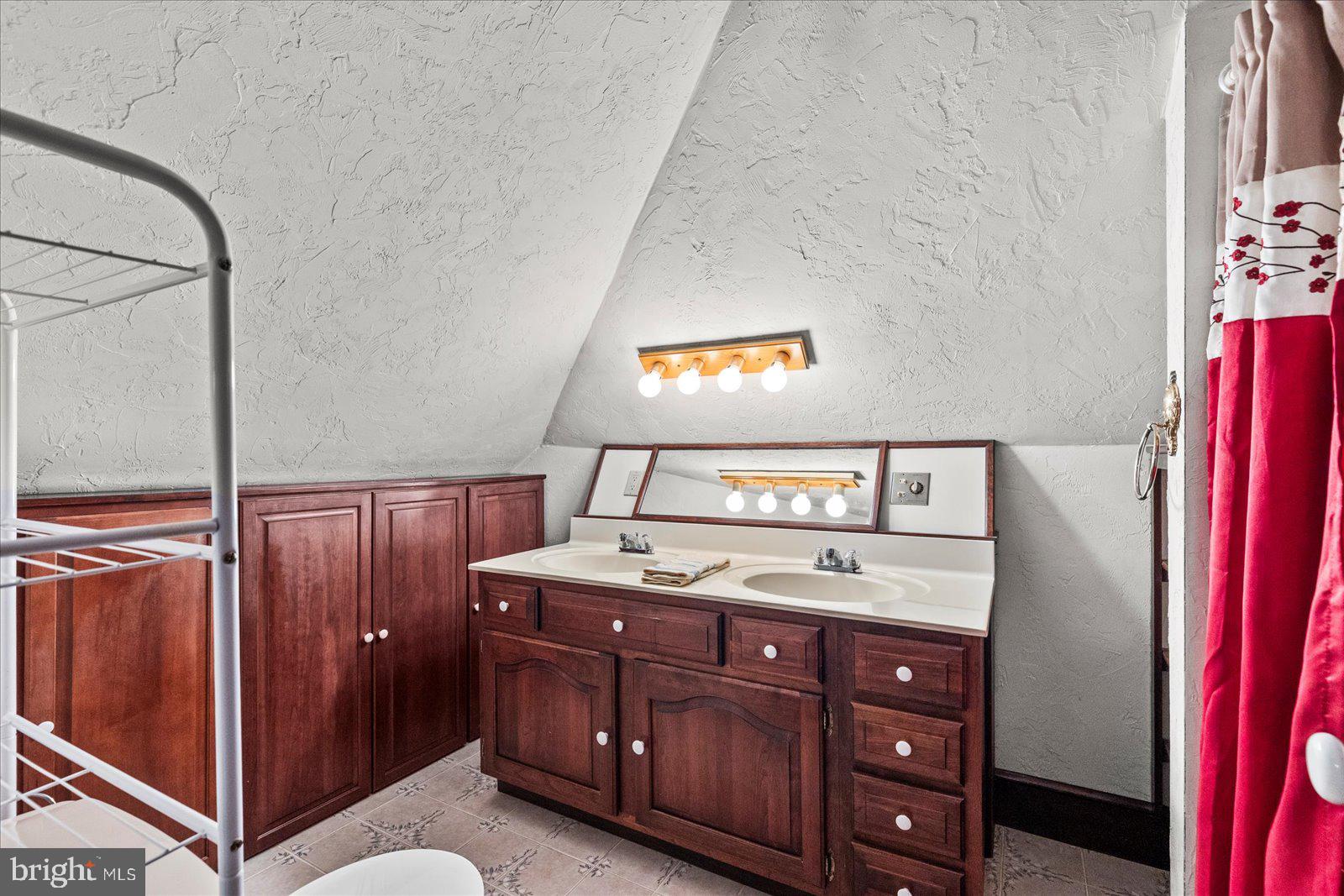 YORK TWP - Residential