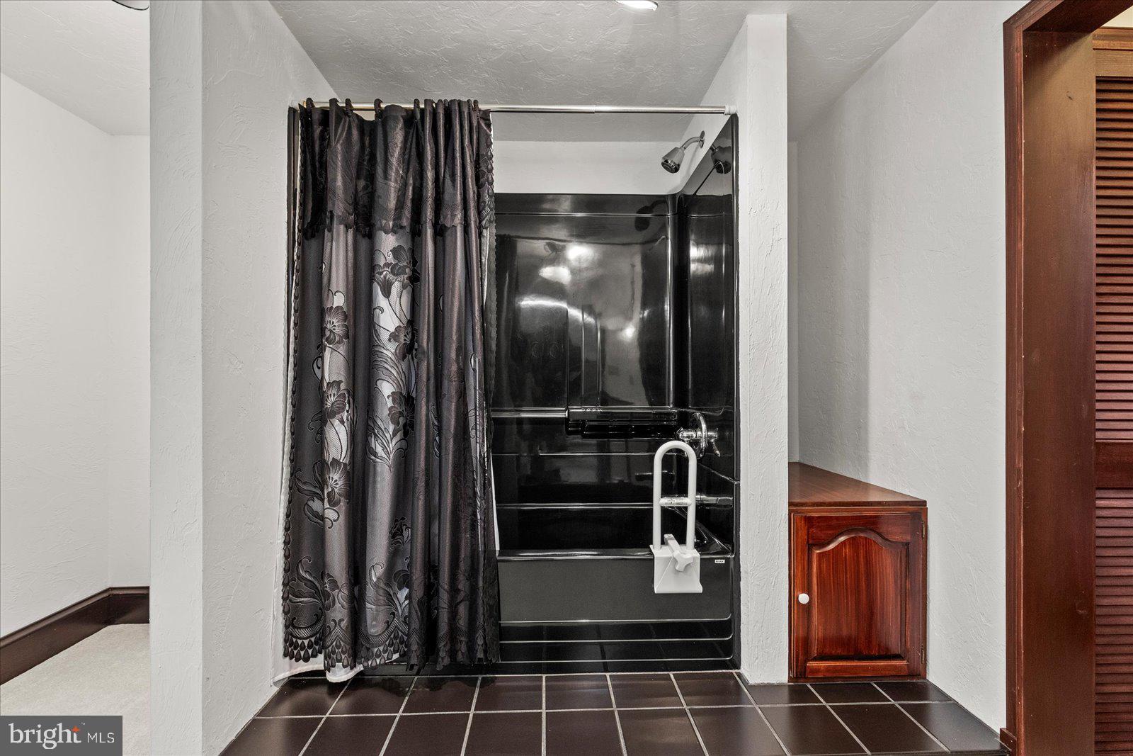 YORK TWP - Residential