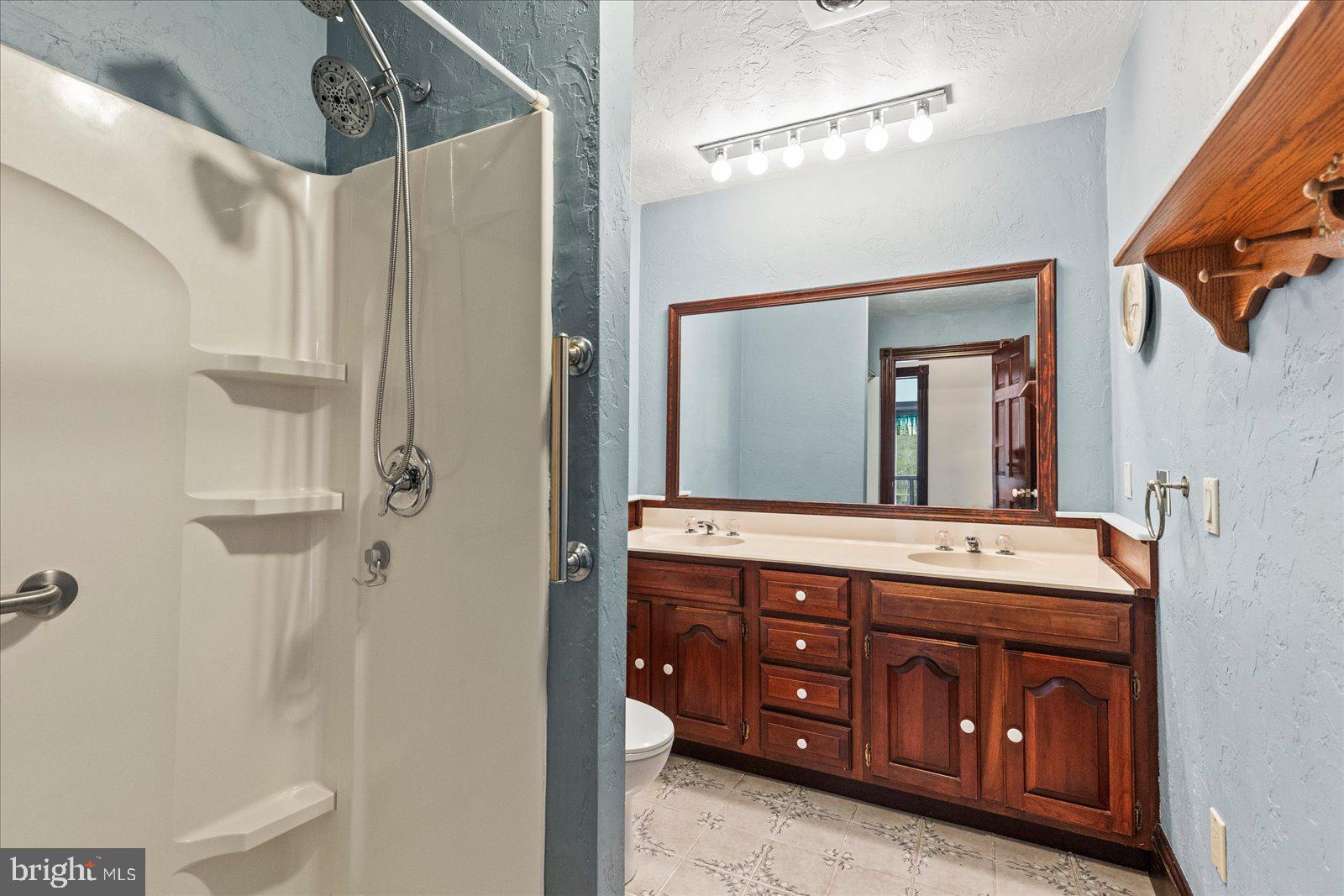 YORK TWP - Residential