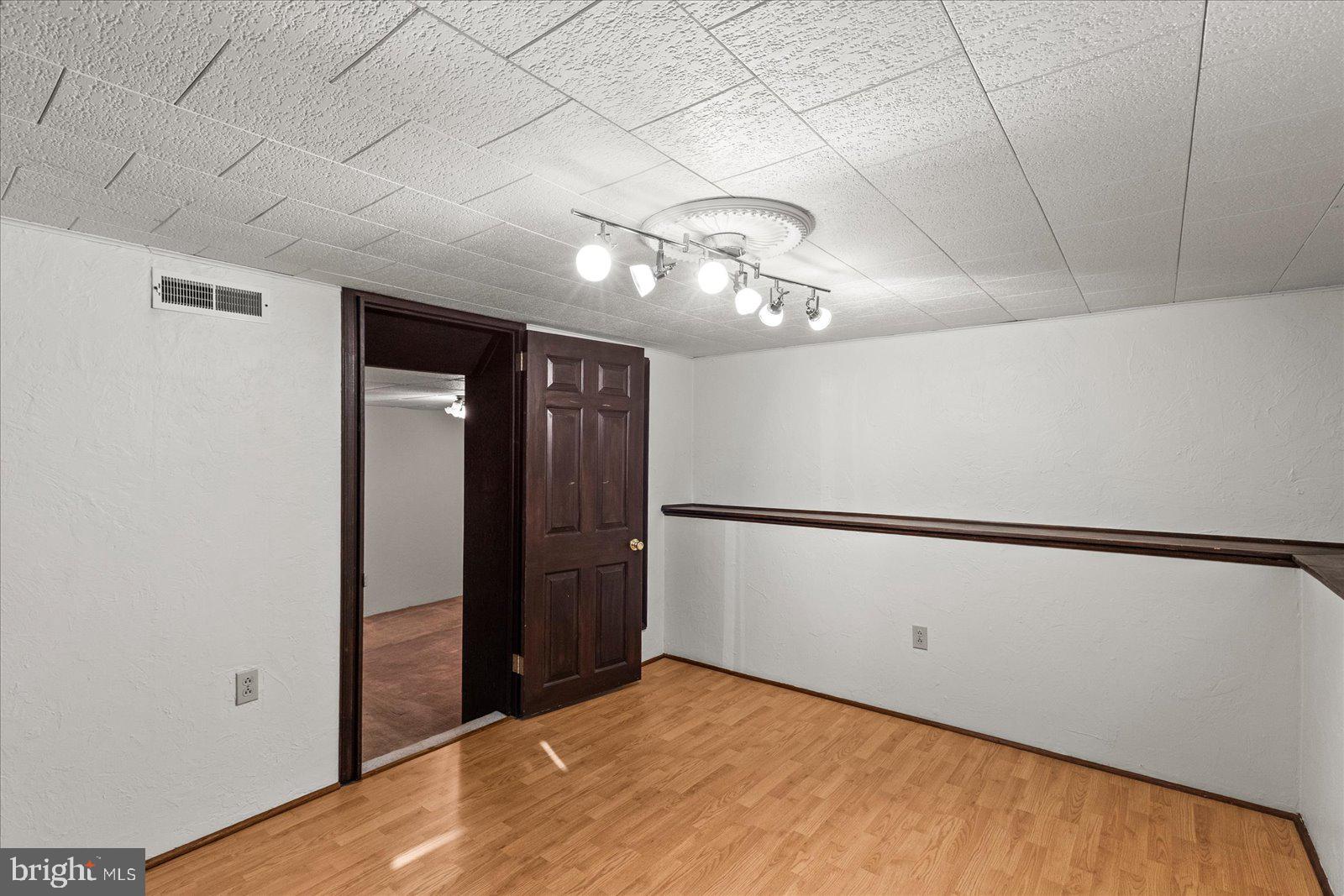 YORK TWP - Residential