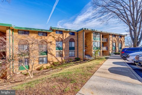Photo of 517 N Armistead Street #303, ALEXANDRIA, VA 22312 (MLS # VAAX2059012)