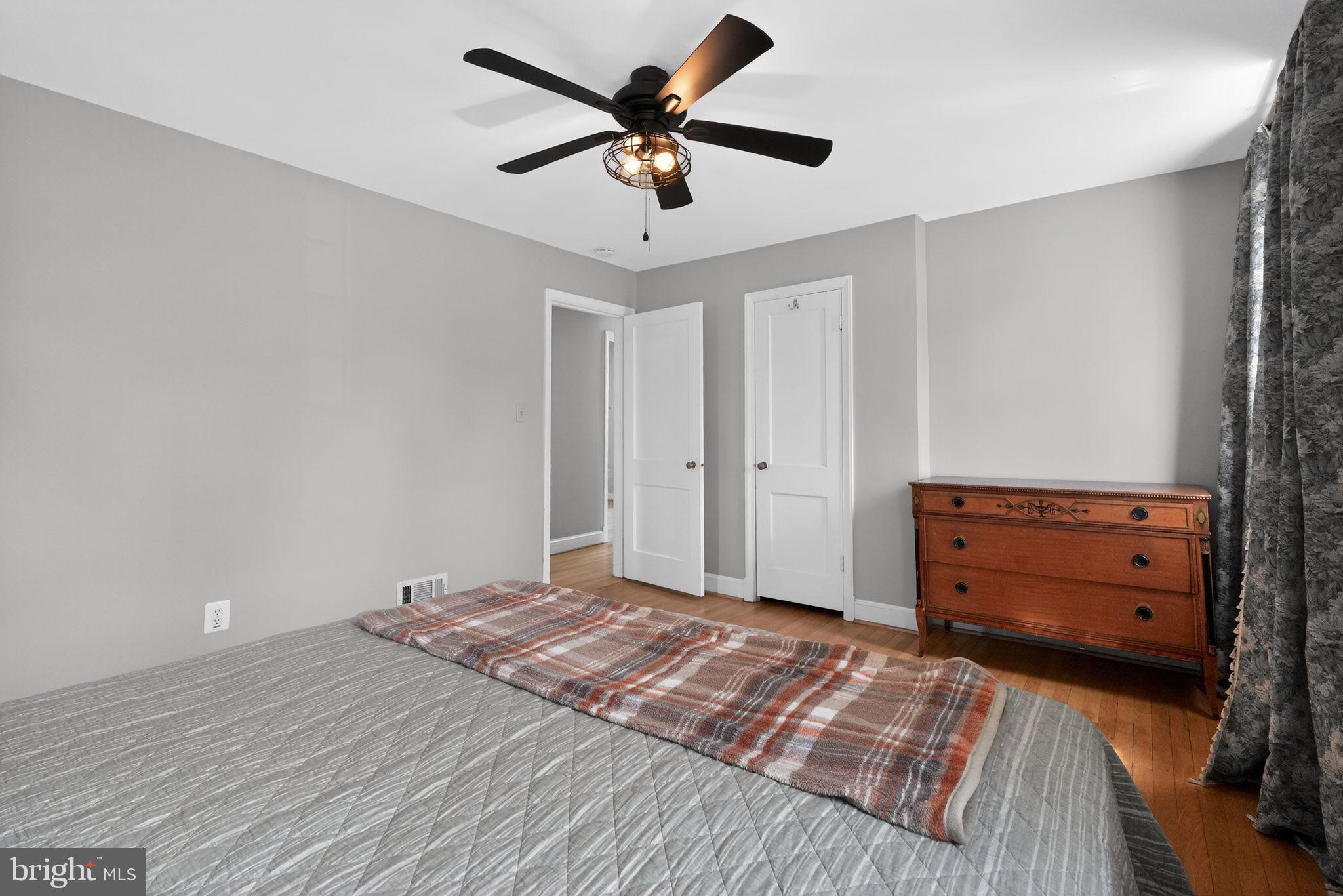 WHEATON HILLS - Residential