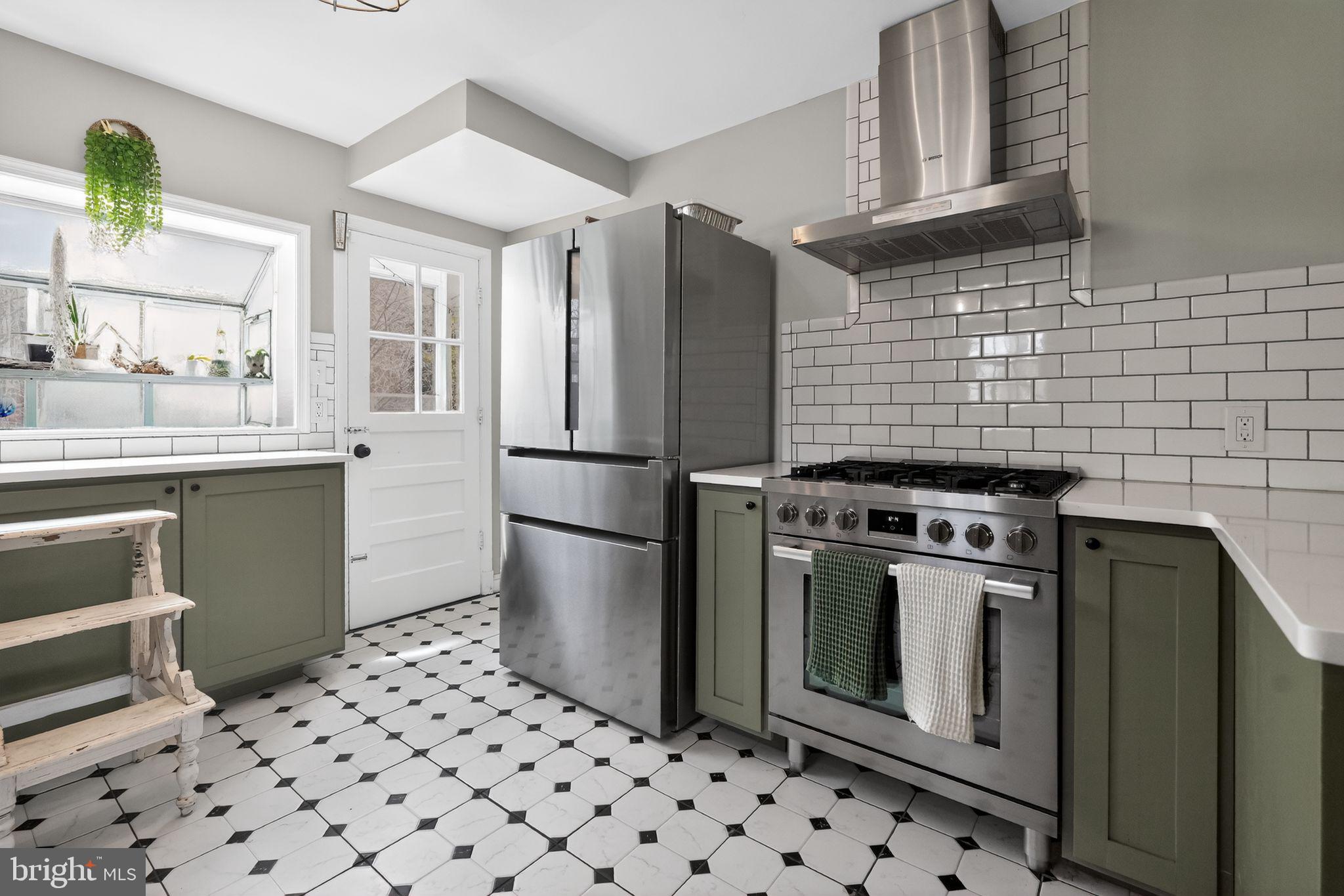 WHEATON HILLS - Residential