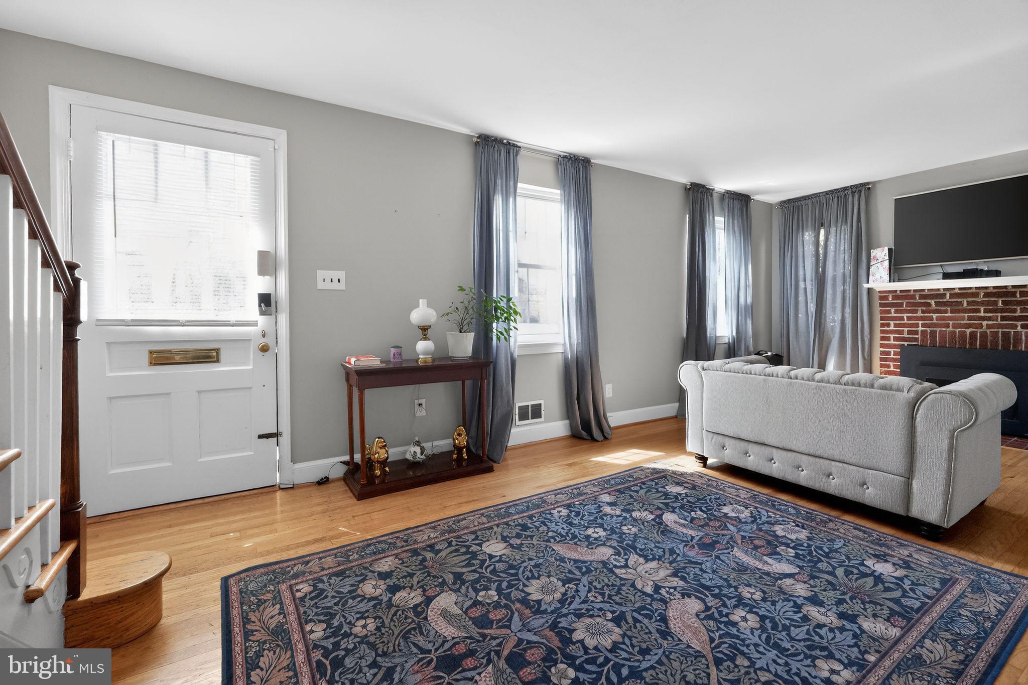 WHEATON HILLS - Residential