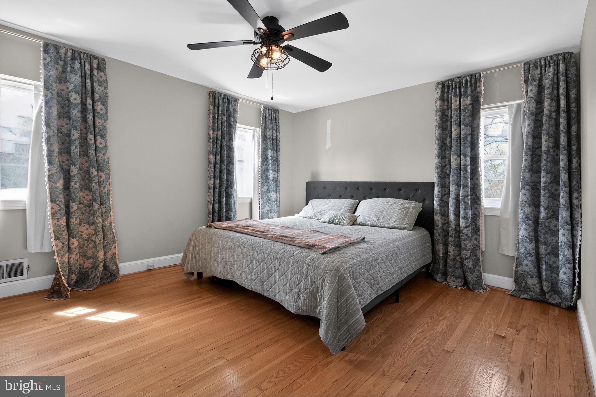 WHEATON HILLS - Residential