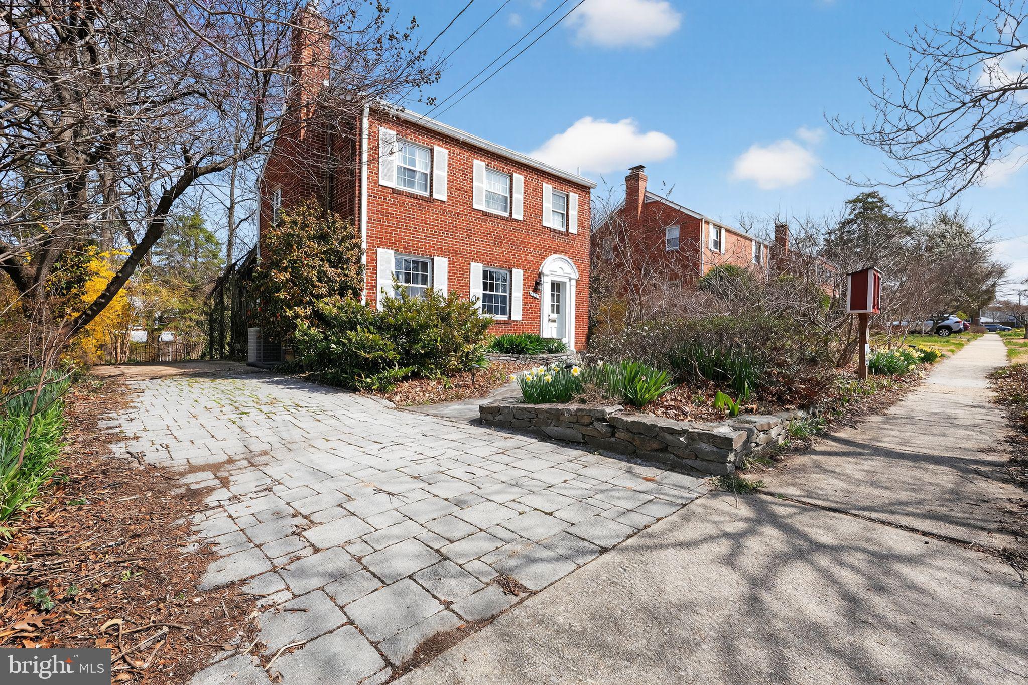 WHEATON HILLS - Residential