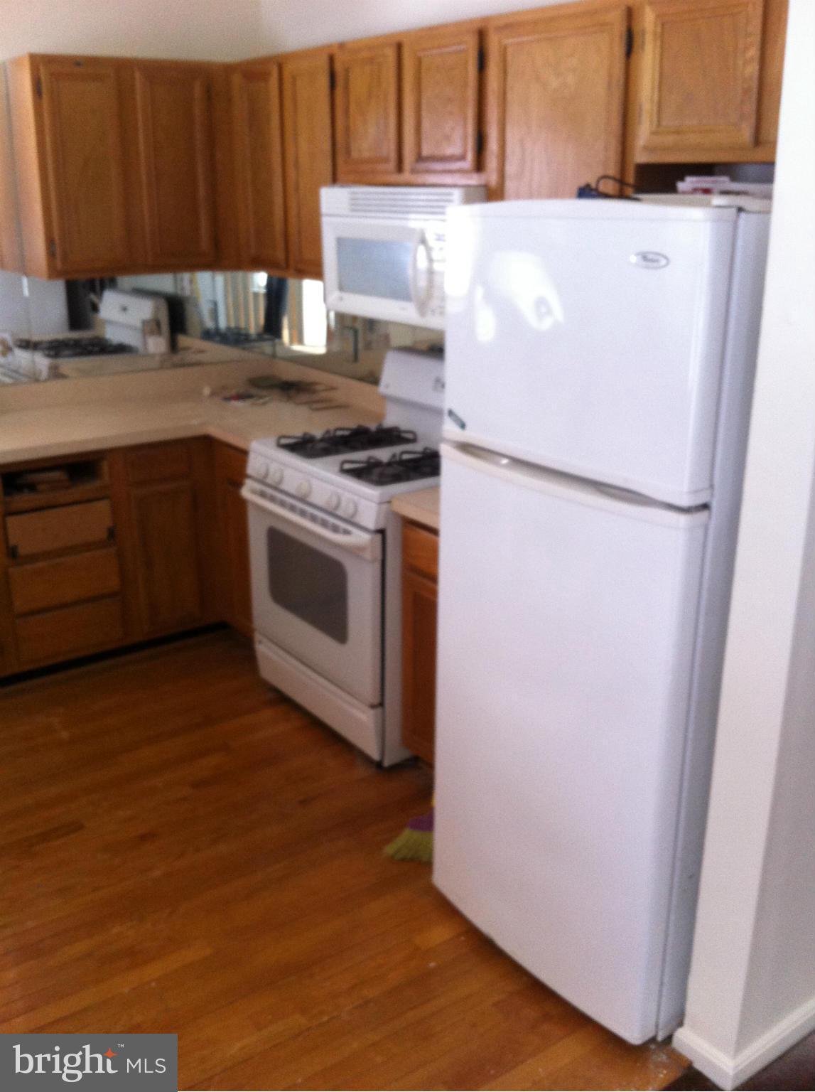 HILL OAKS CONDO PHASE 1- - Residential