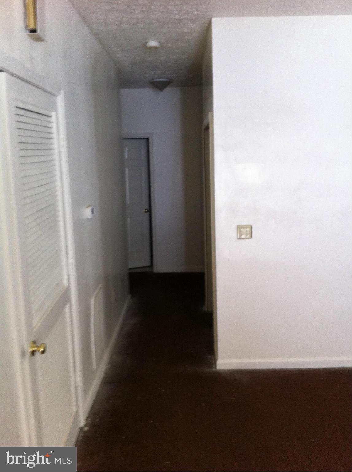 HILL OAKS CONDO PHASE 1- - Residential