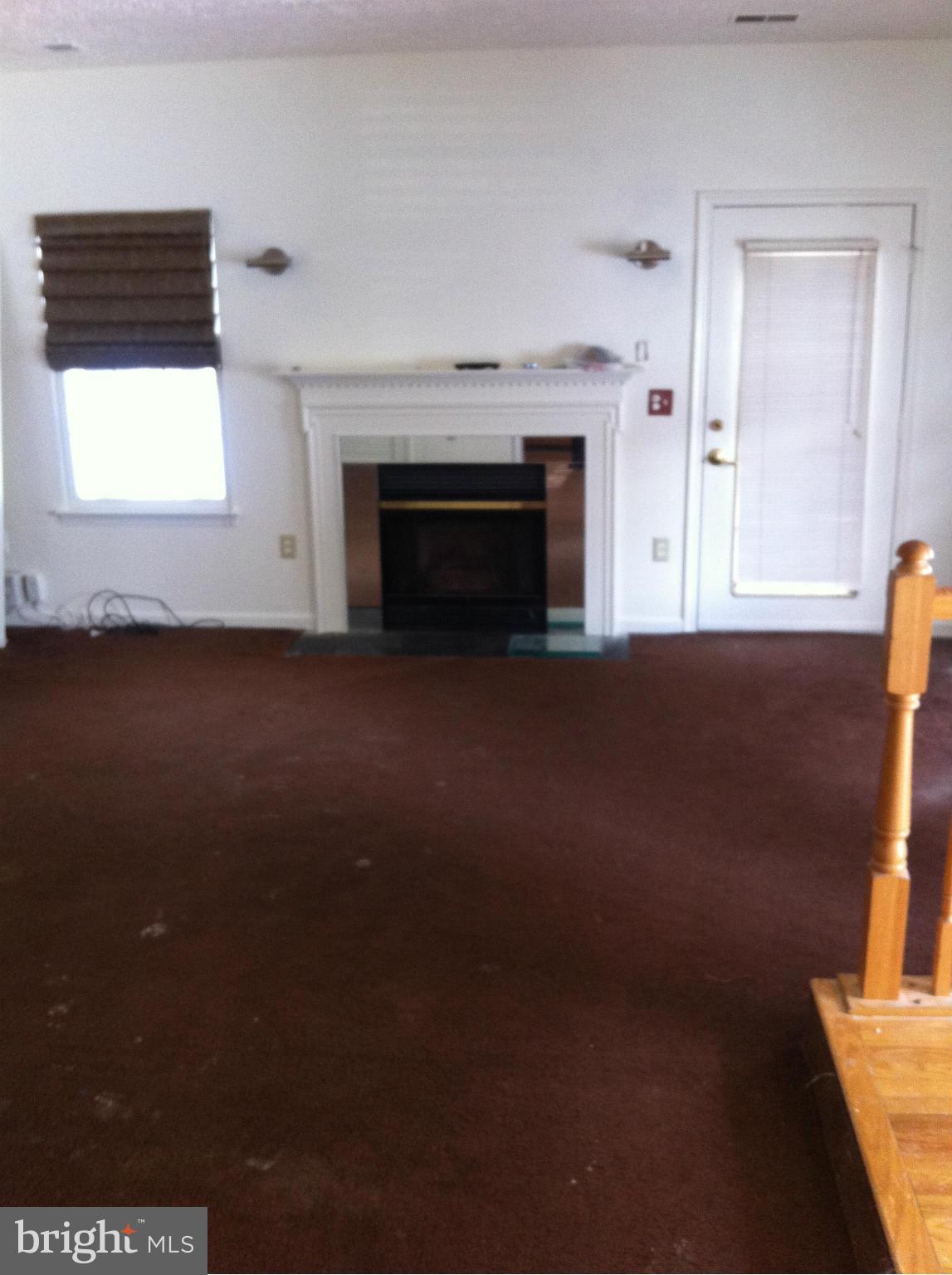 HILL OAKS CONDO PHASE 1- - Residential