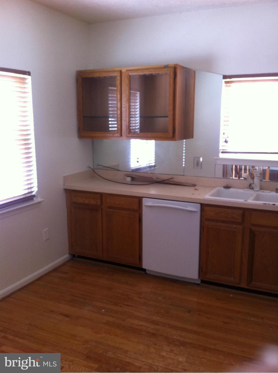 HILL OAKS CONDO PHASE 1- - Residential