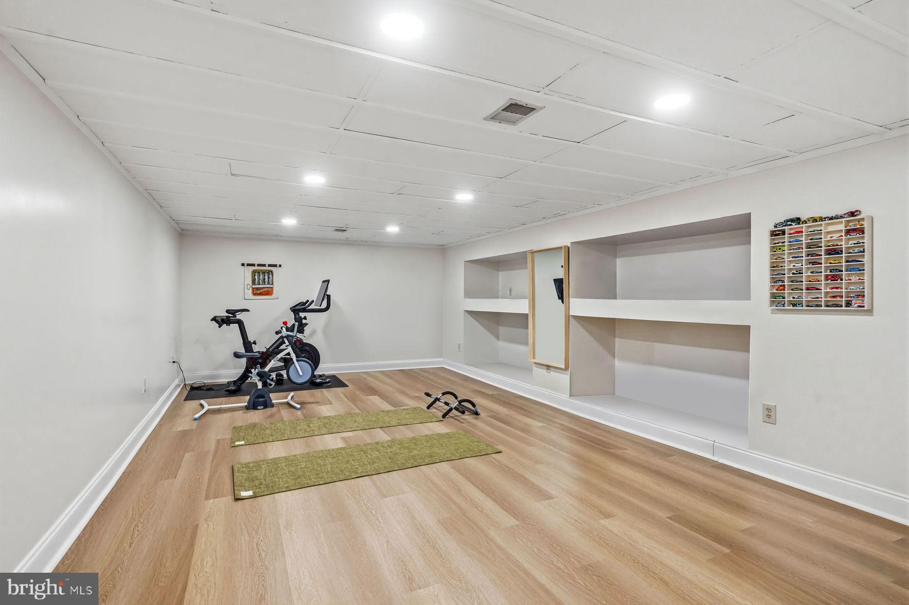 LEOPARD LAKES - Residential