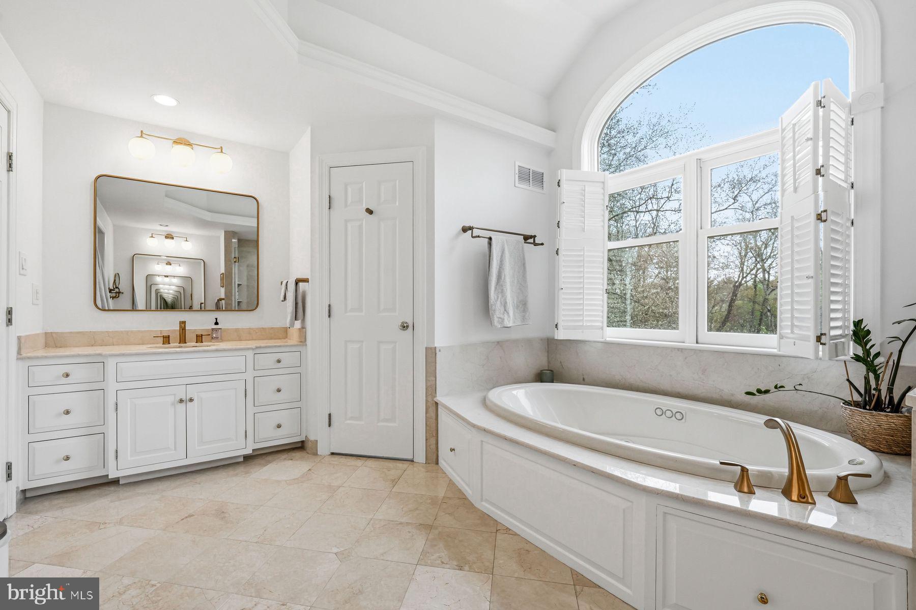 LEOPARD LAKES - Residential