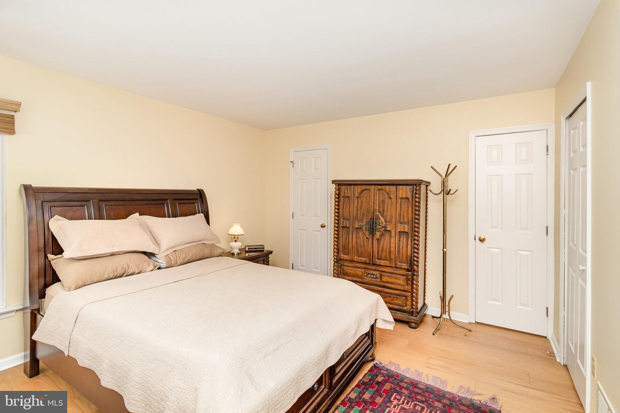 MANOR OAKS - Residential