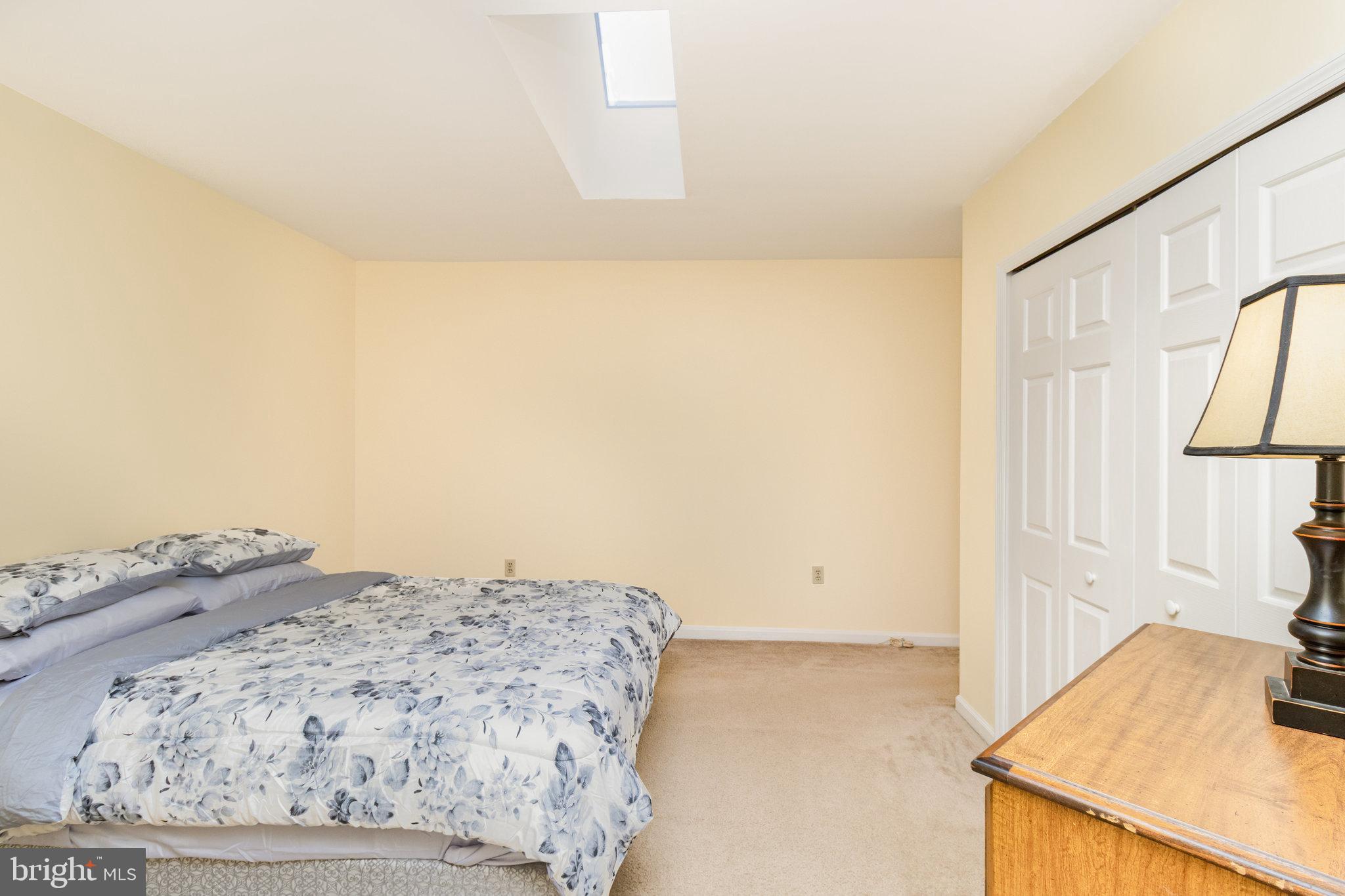 MANOR OAKS - Residential