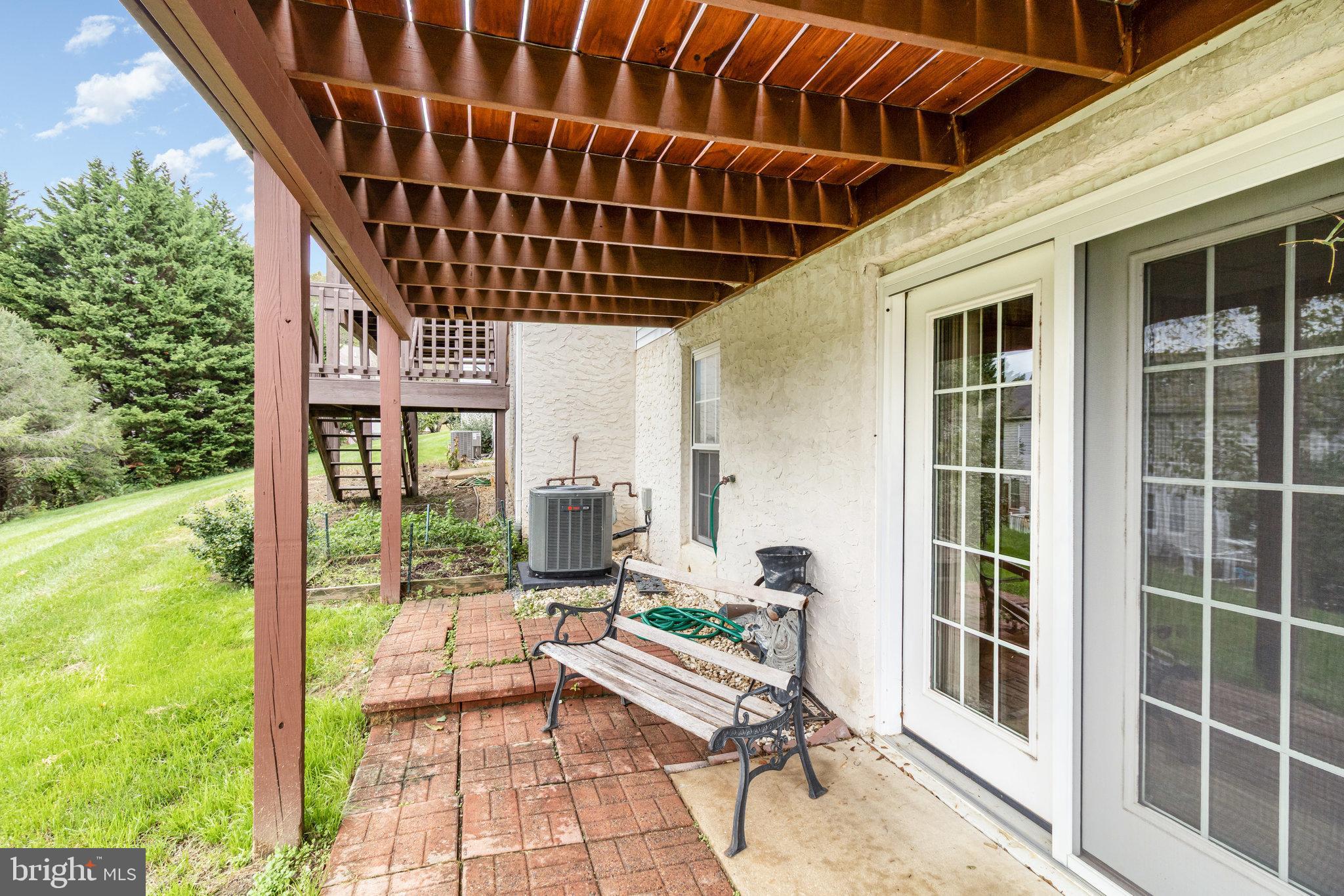 MANOR OAKS - Residential