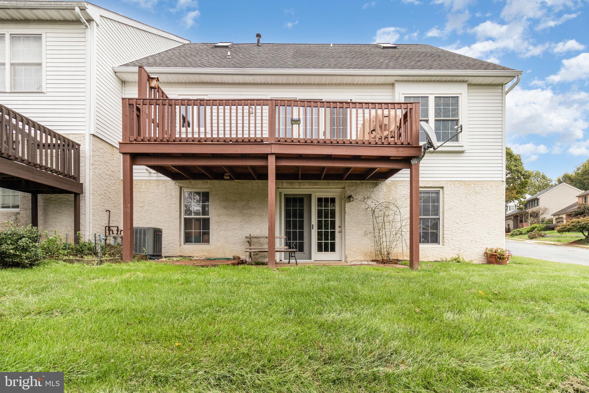 MANOR OAKS - Residential